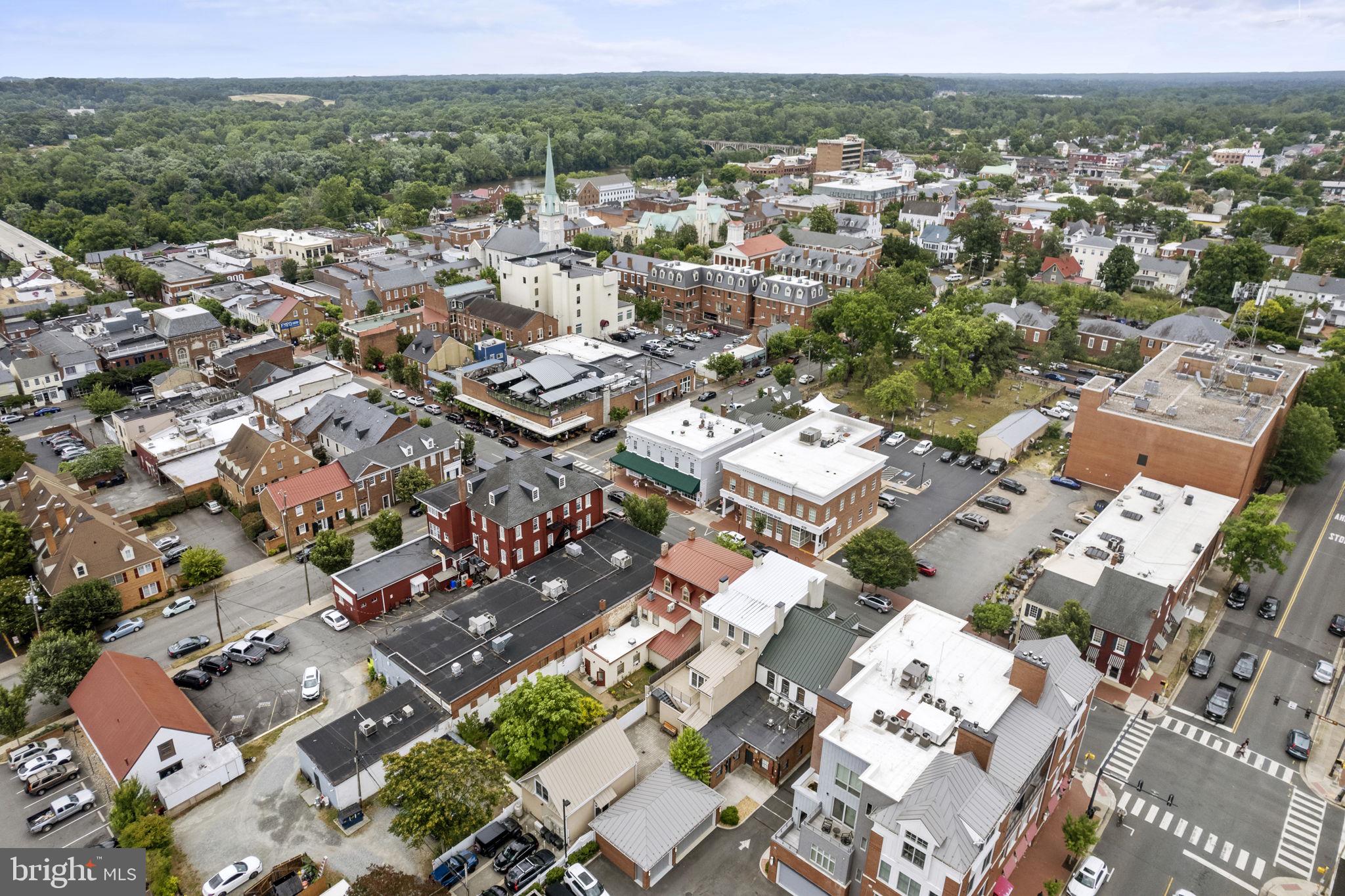 HISTORIC  DOWNTOWN FREDERICKSBURG - Residential