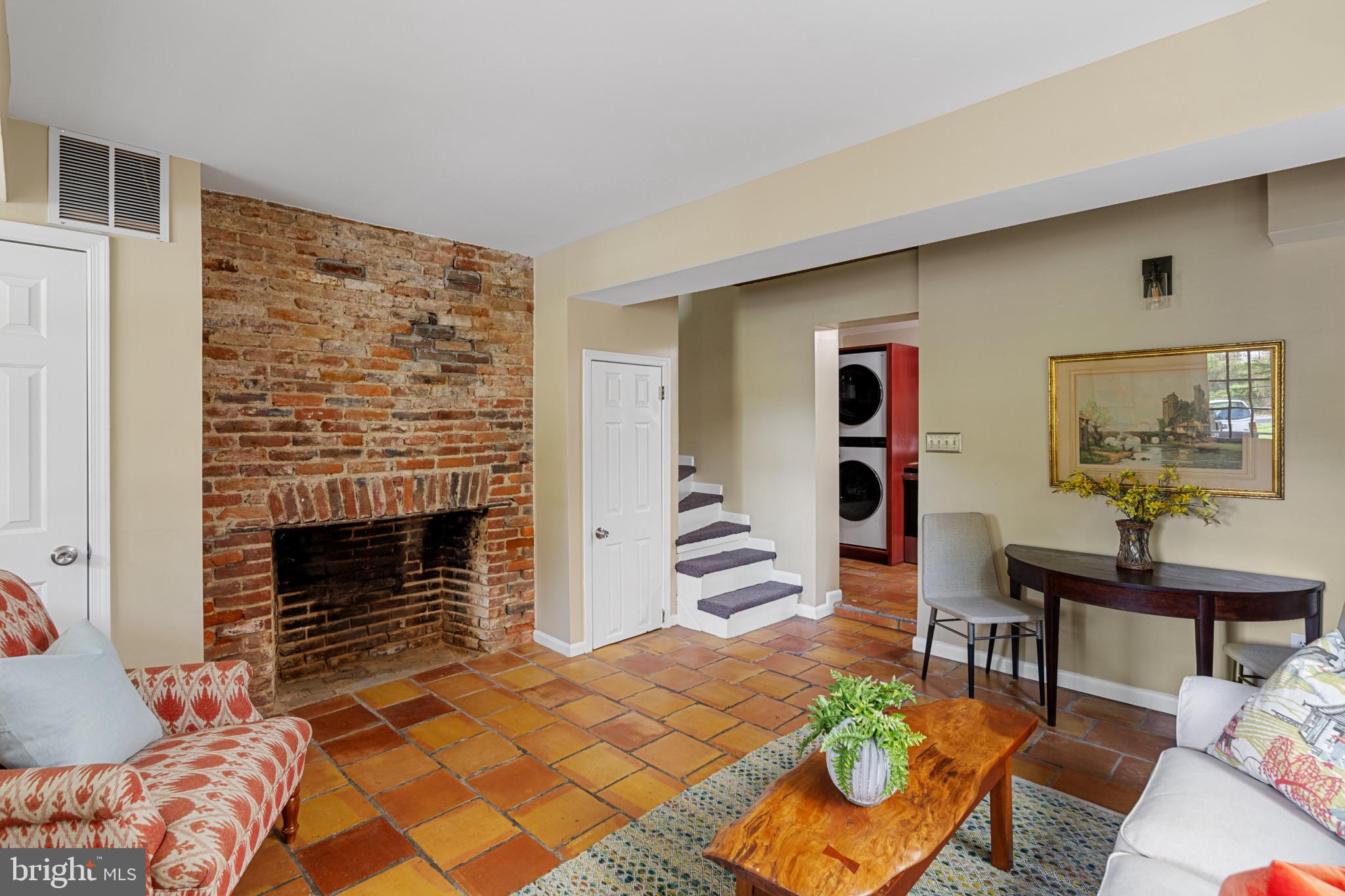 NINE MILE HILL - Residential
