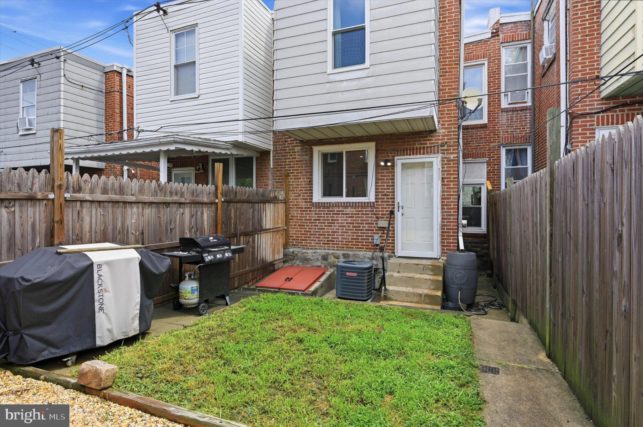 ROXBOROUGH - Residential