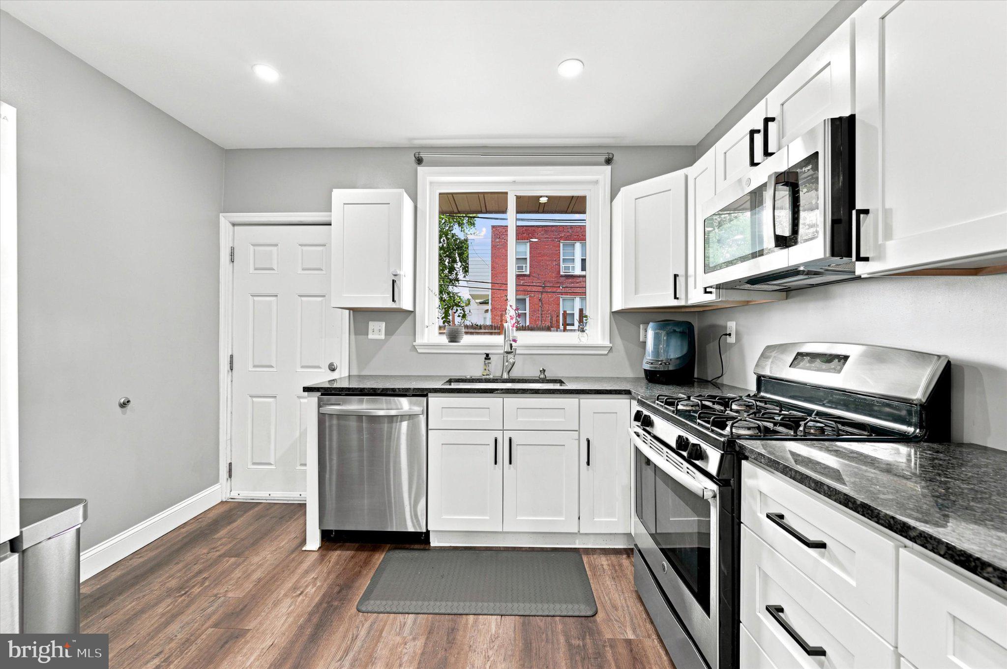 ROXBOROUGH - Residential