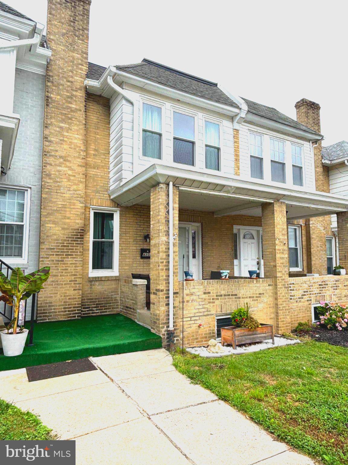 ROXBOROUGH - Residential