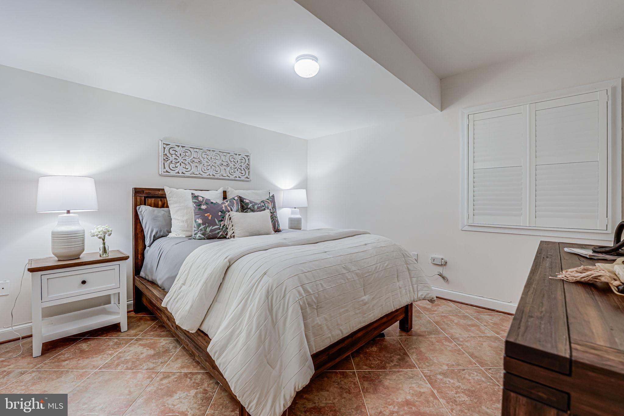 WINDSONG WEST - Residential