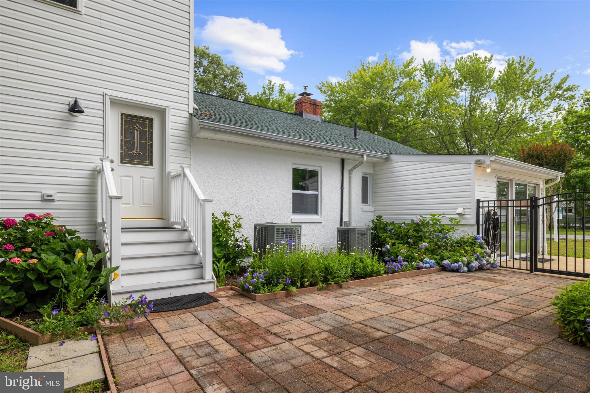 FRANKLIN MANOR - Residential