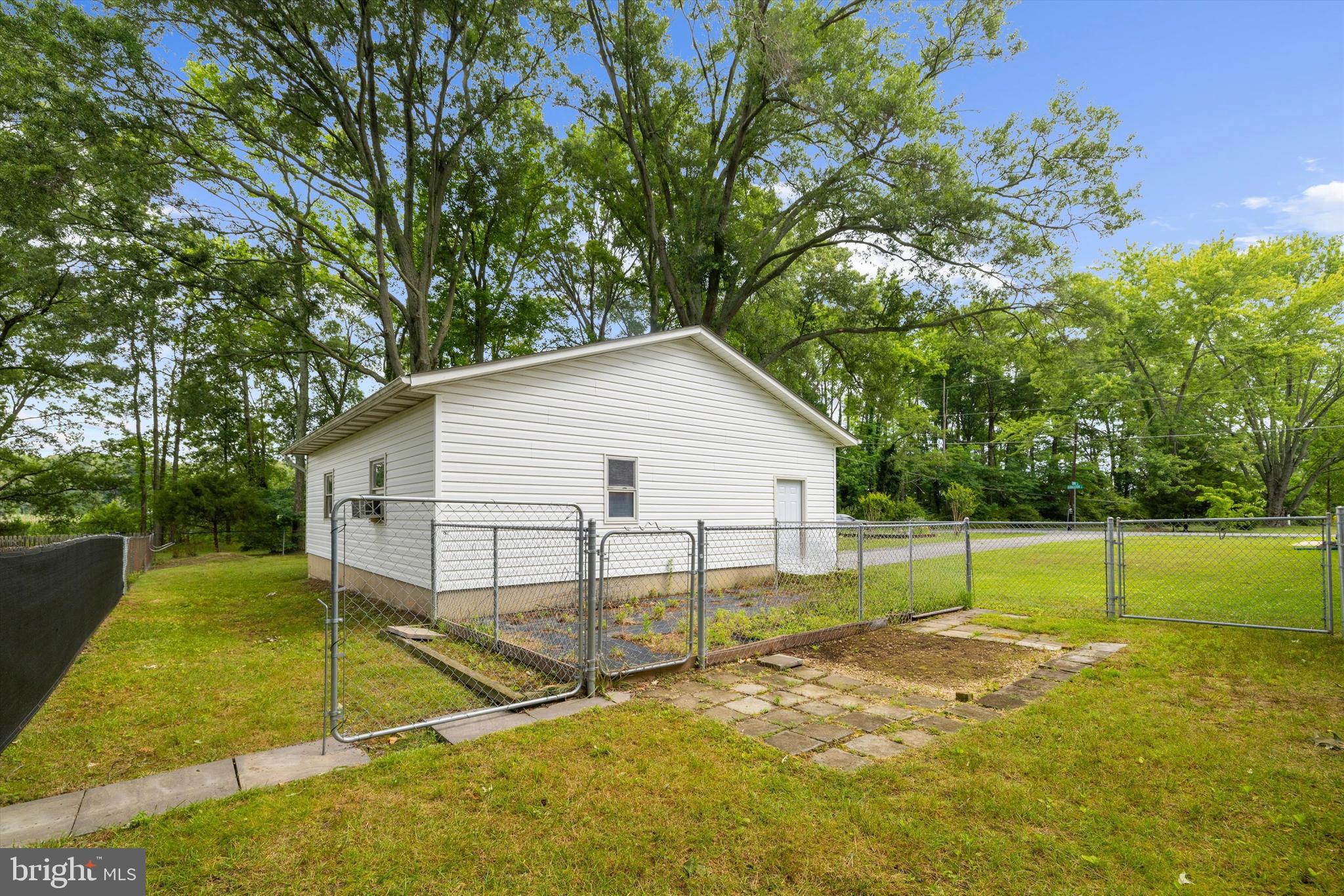 FRANKLIN MANOR - Residential