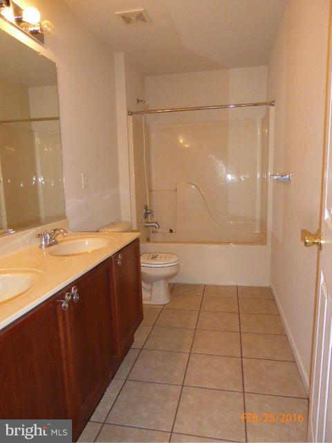MCCAULEY CROSSING - Residential