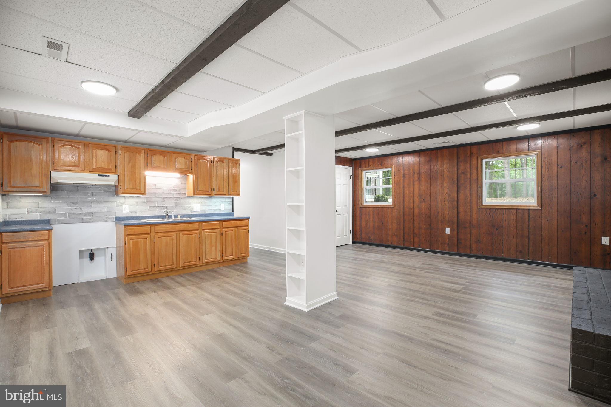 ELVERS(LEE'S HEADQUARTER) - Residential
