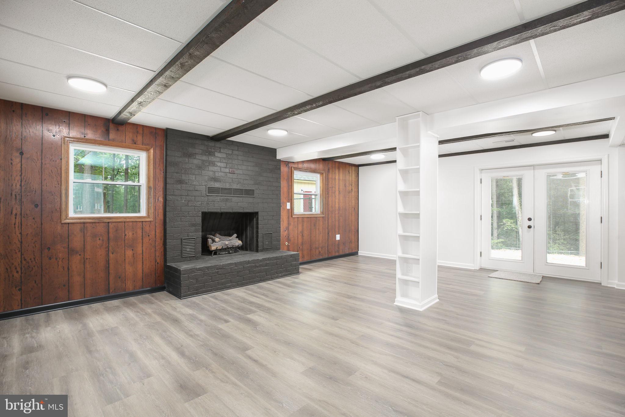 ELVERS(LEE'S HEADQUARTER) - Residential