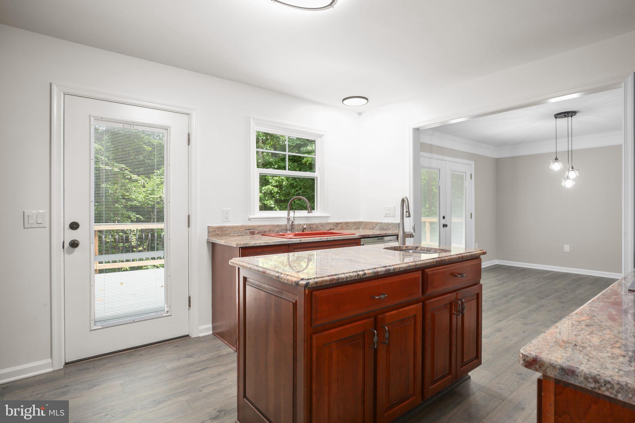 ELVERS(LEE'S HEADQUARTER) - Residential