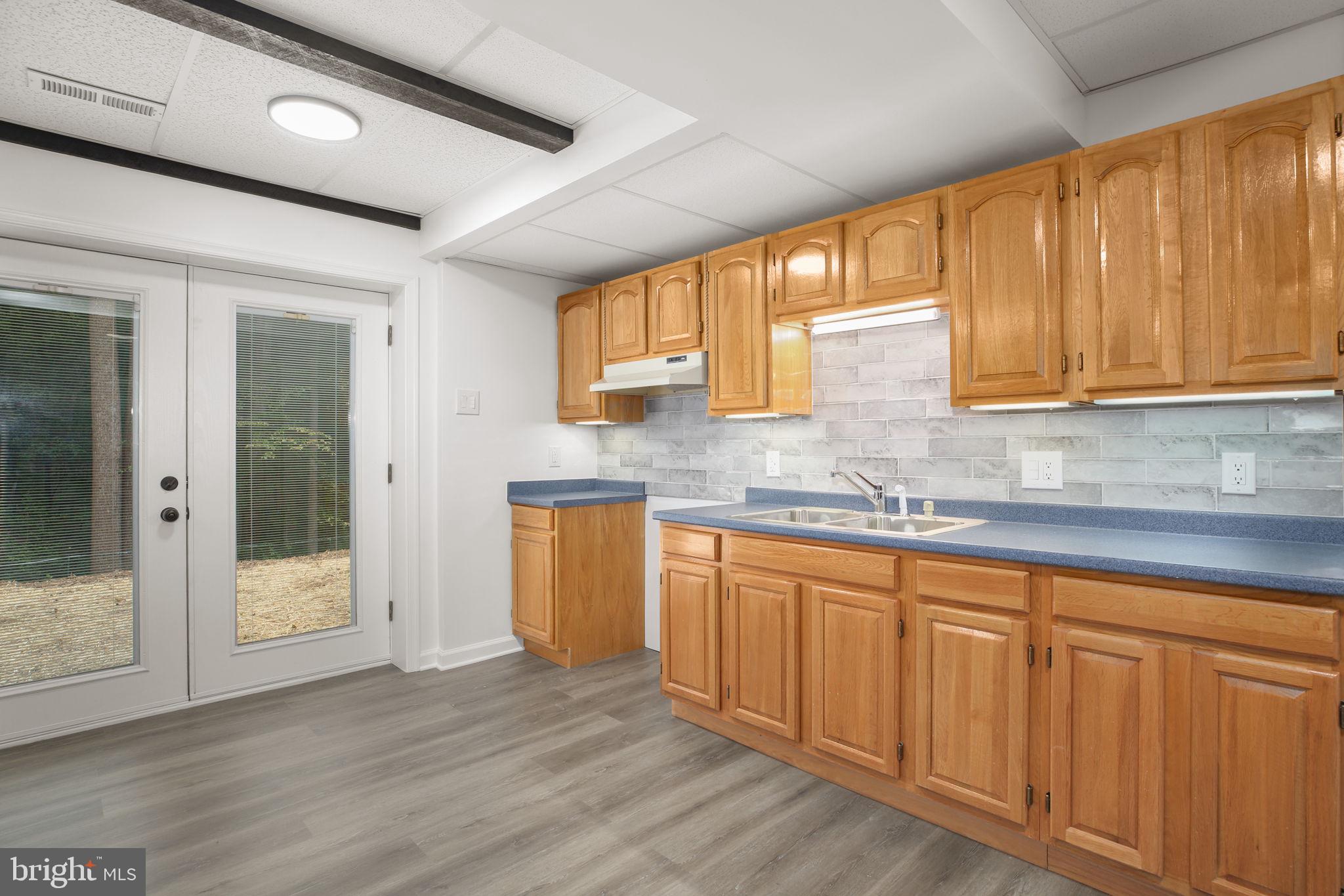 ELVERS(LEE'S HEADQUARTER) - Residential