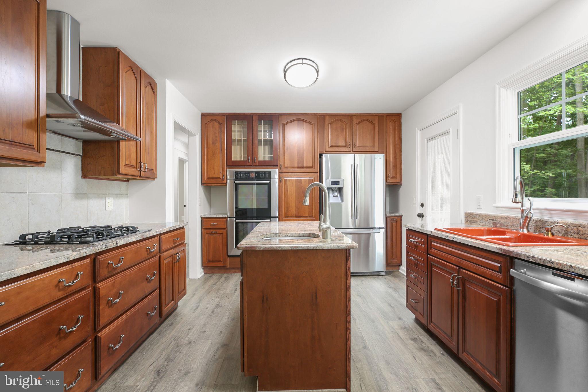 ELVERS(LEE'S HEADQUARTER) - Residential
