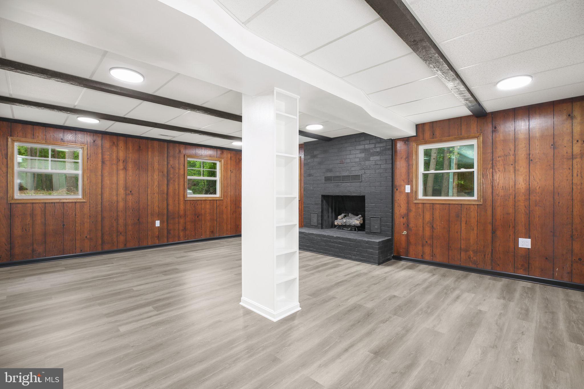 ELVERS(LEE'S HEADQUARTER) - Residential