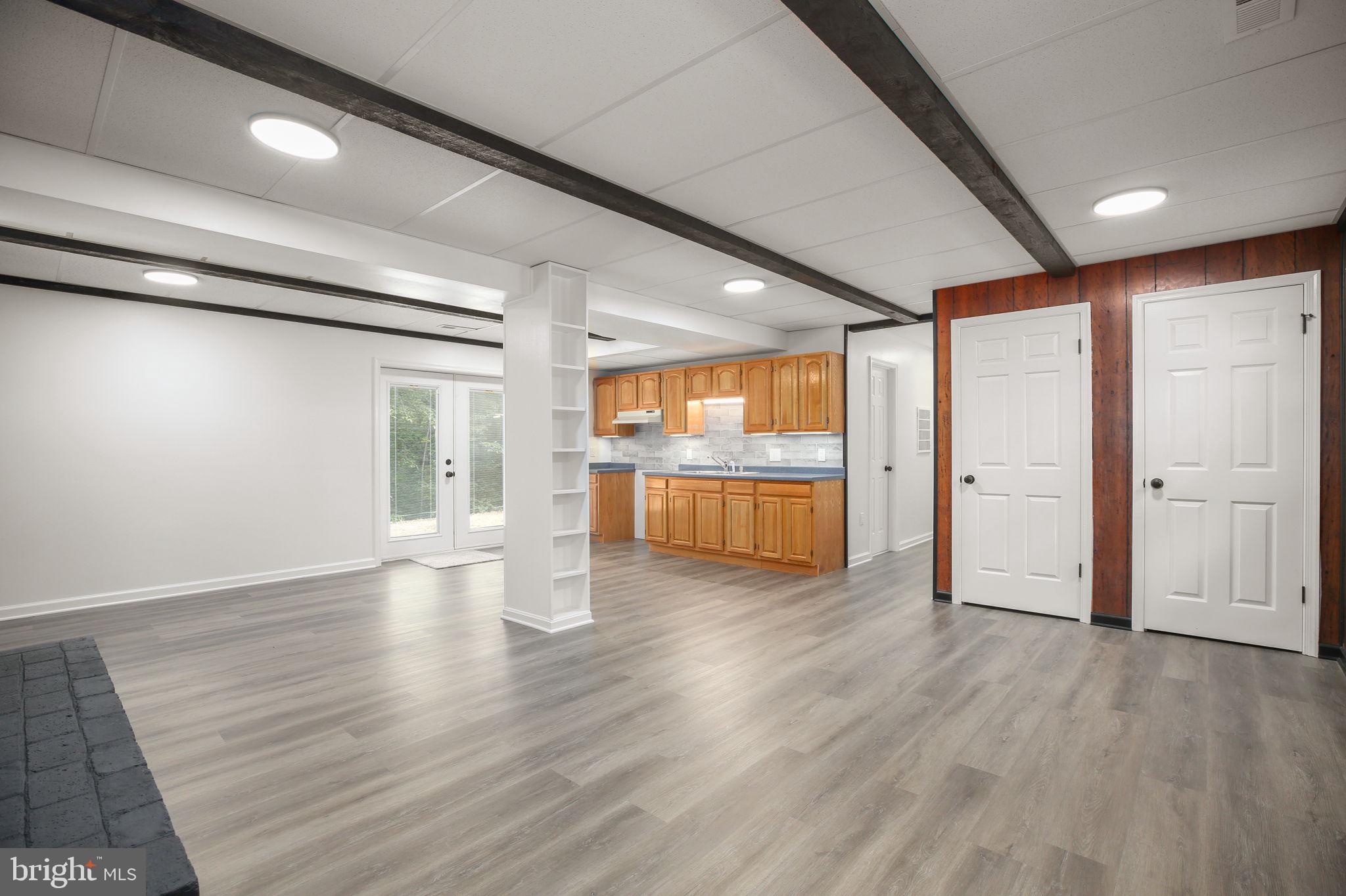 ELVERS(LEE'S HEADQUARTER) - Residential