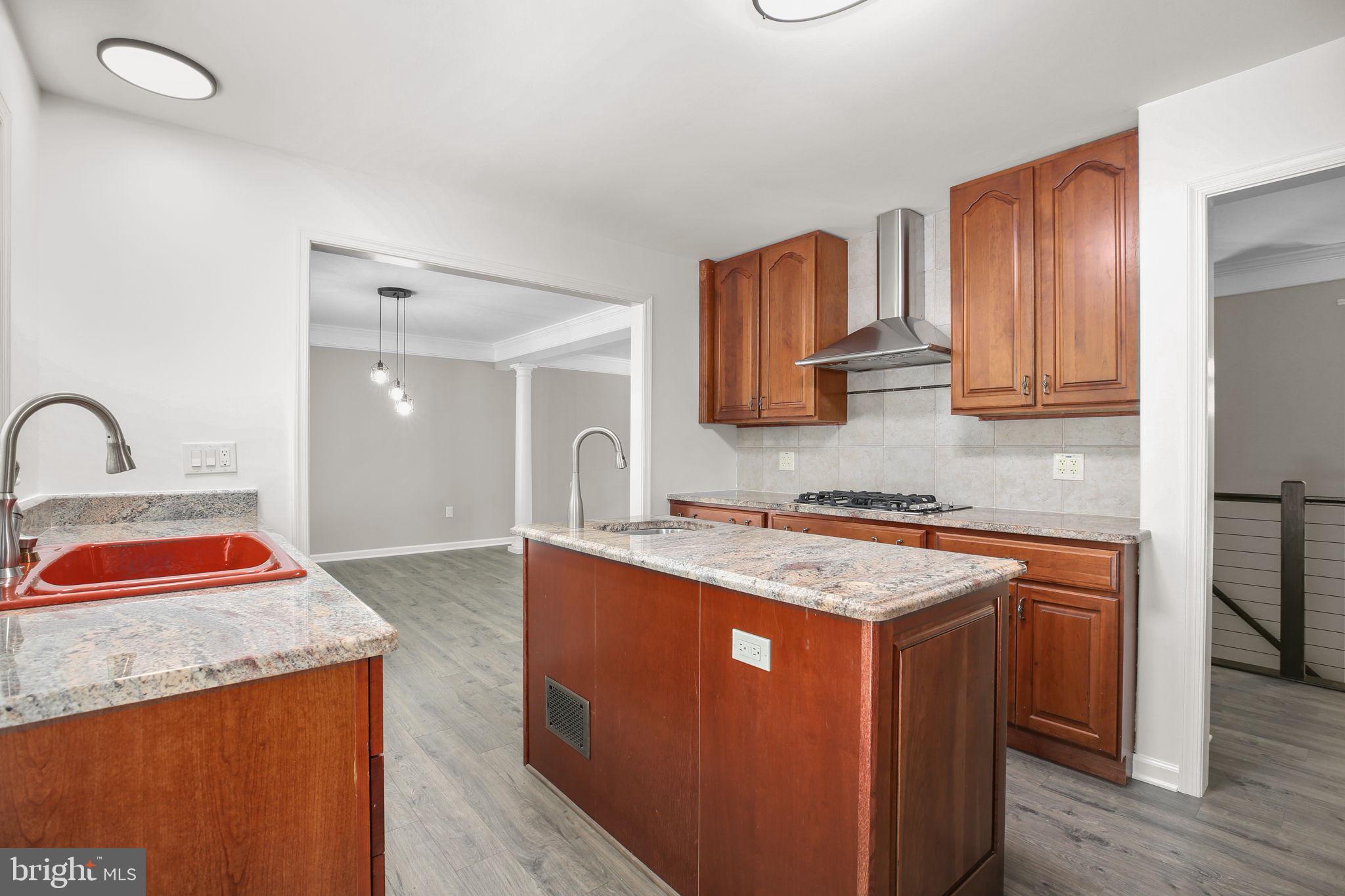 ELVERS(LEE'S HEADQUARTER) - Residential