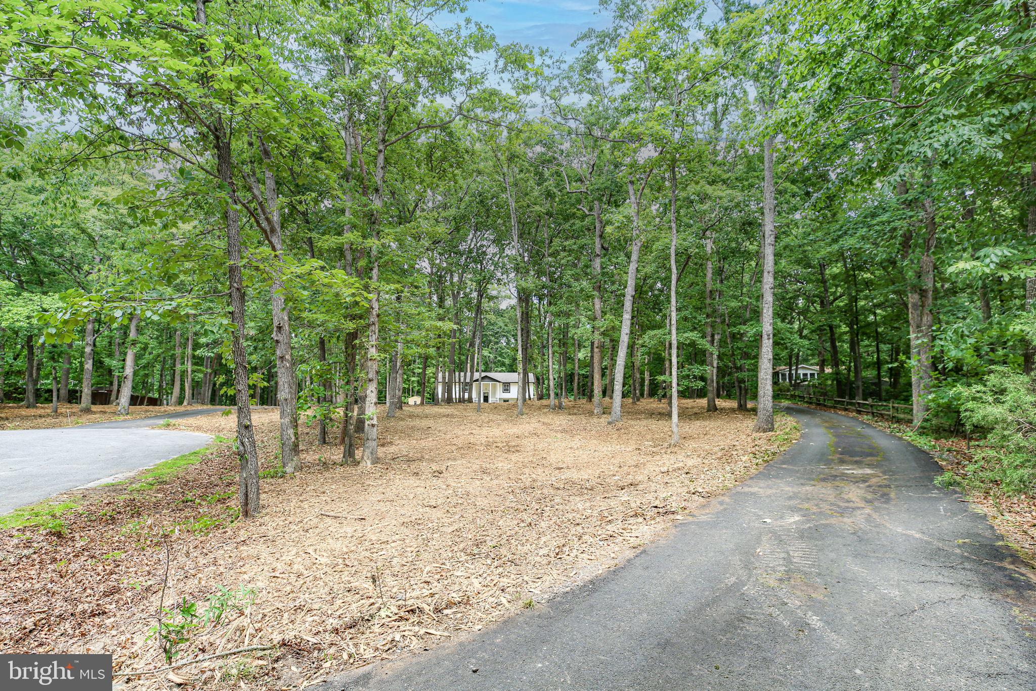 ELVERS(LEE'S HEADQUARTER) - Residential