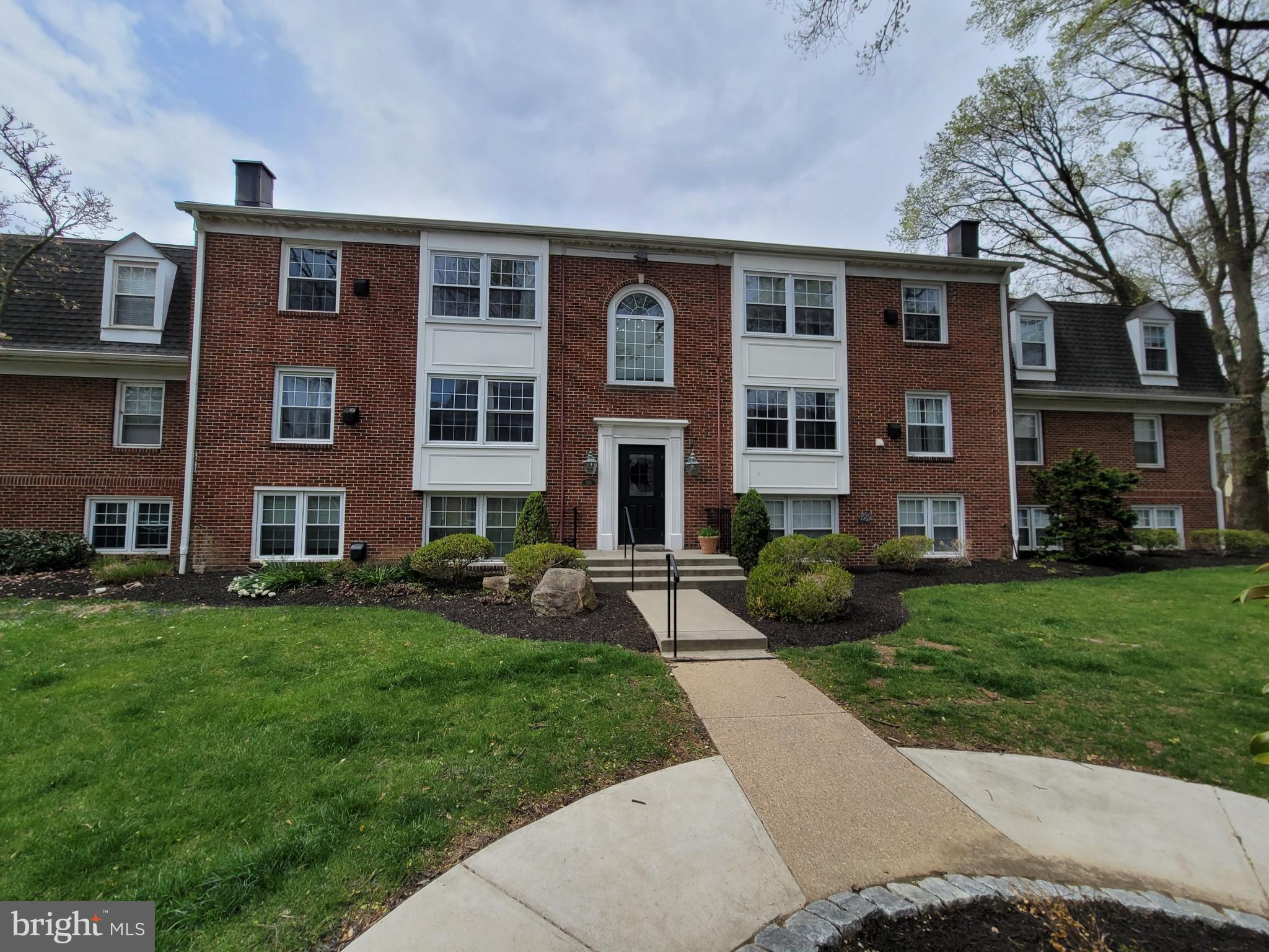 Welcome to your new home in the sought-after Homeland Southway neighborhood! This charming 2-bedroom, 1.5-bath condo offers both comfort and convenience within a gated community featuring a pool and a range of amenities. Perfectly located near Loyola University, Notre Dame College, and Johns Hopkins, it’s ideal for students, faculty, or anyone seeking a vibrant and accessible lifestyle. Don’t miss this opportunity to enjoy serene living with city conveniences at your doorstep