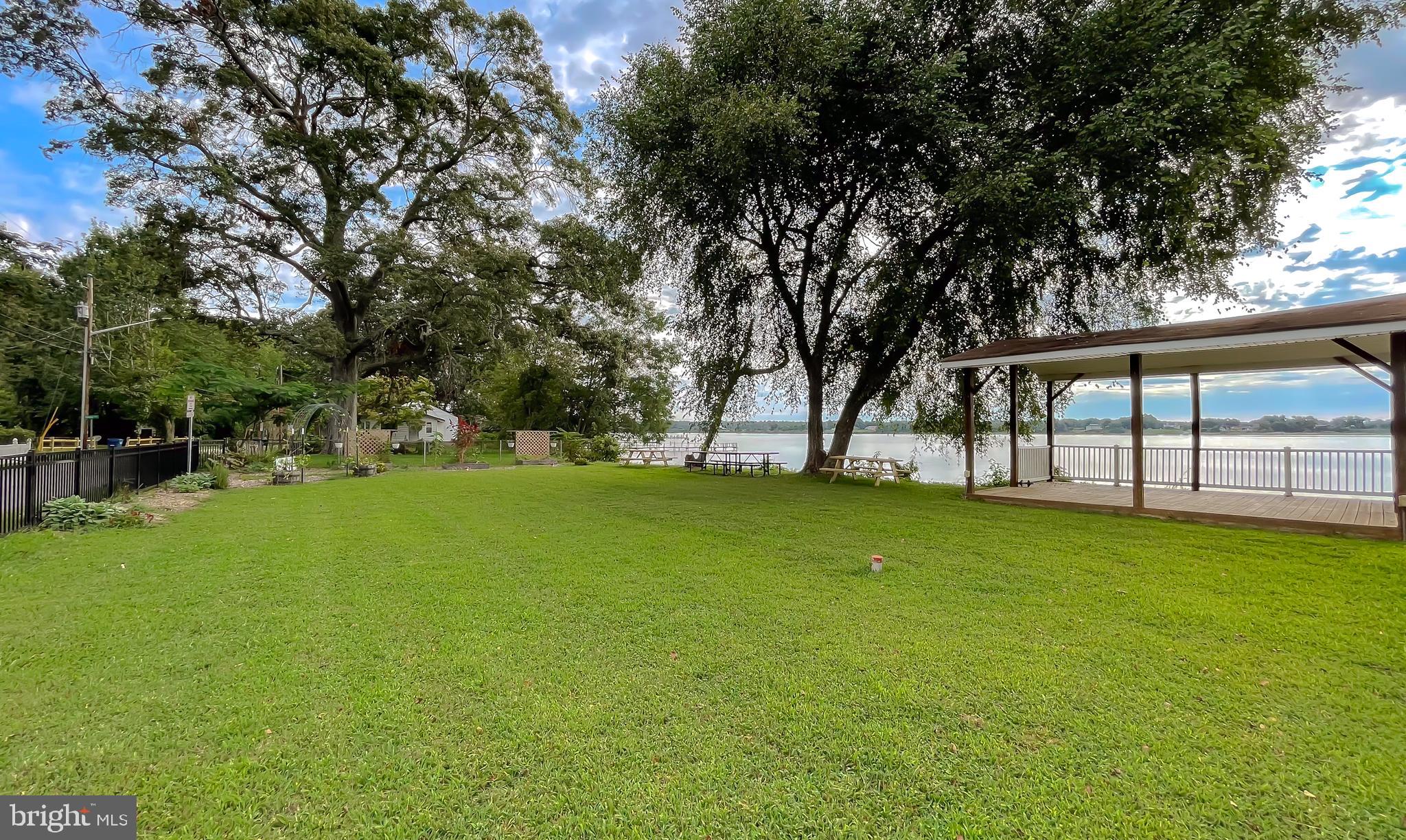 EAGLE HARBOR - Residential