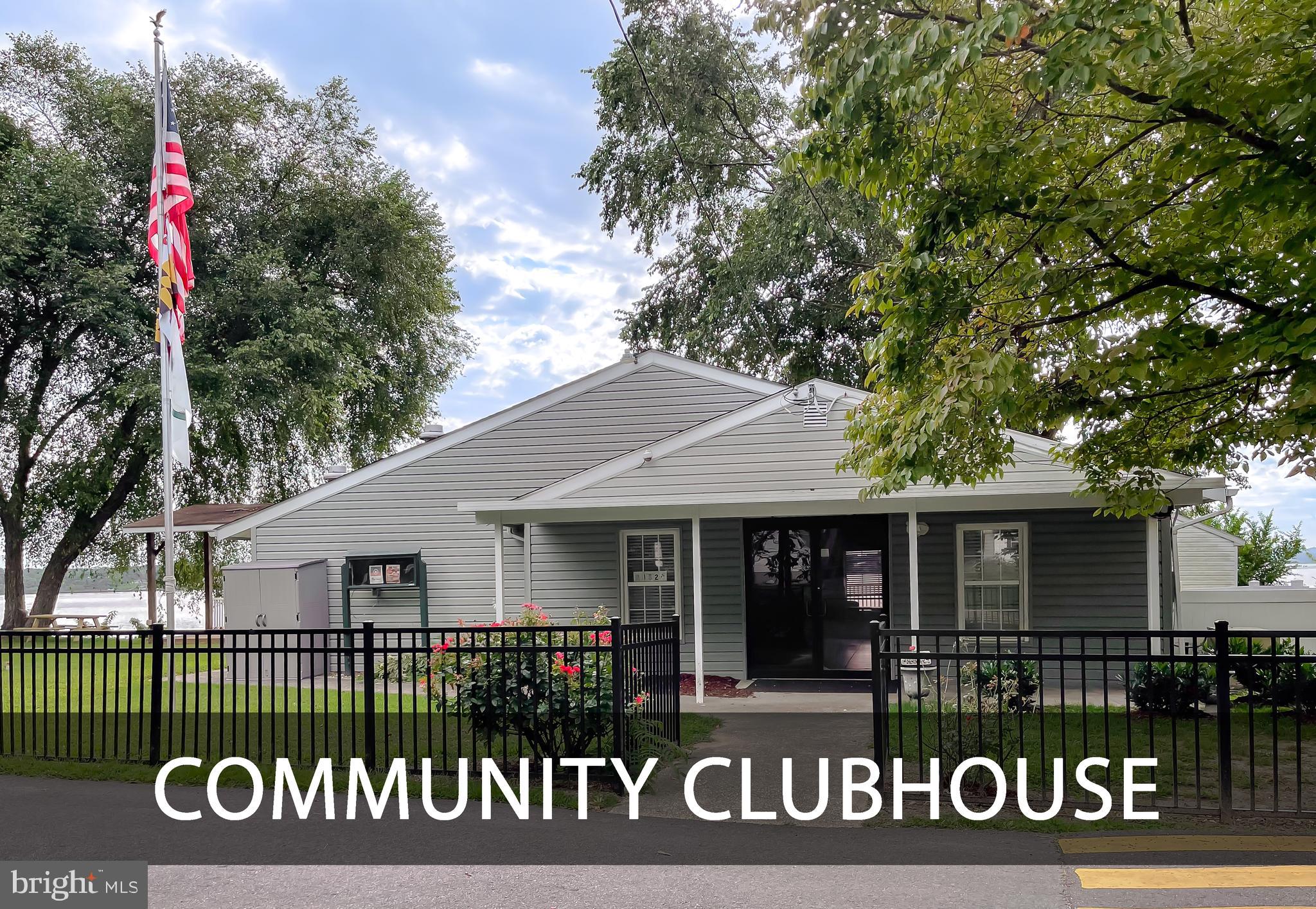 EAGLE HARBOR - Residential