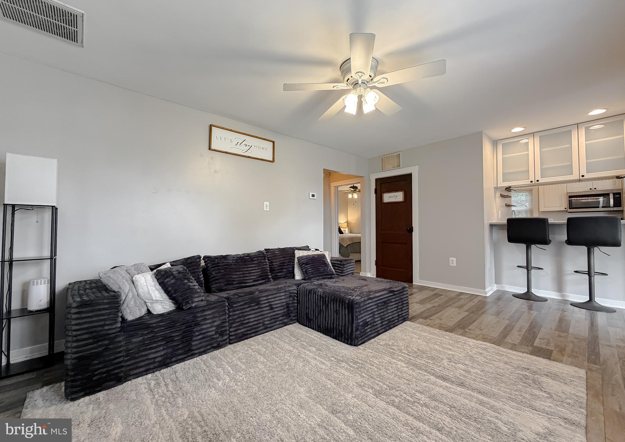 EAGLE HARBOR - Residential
