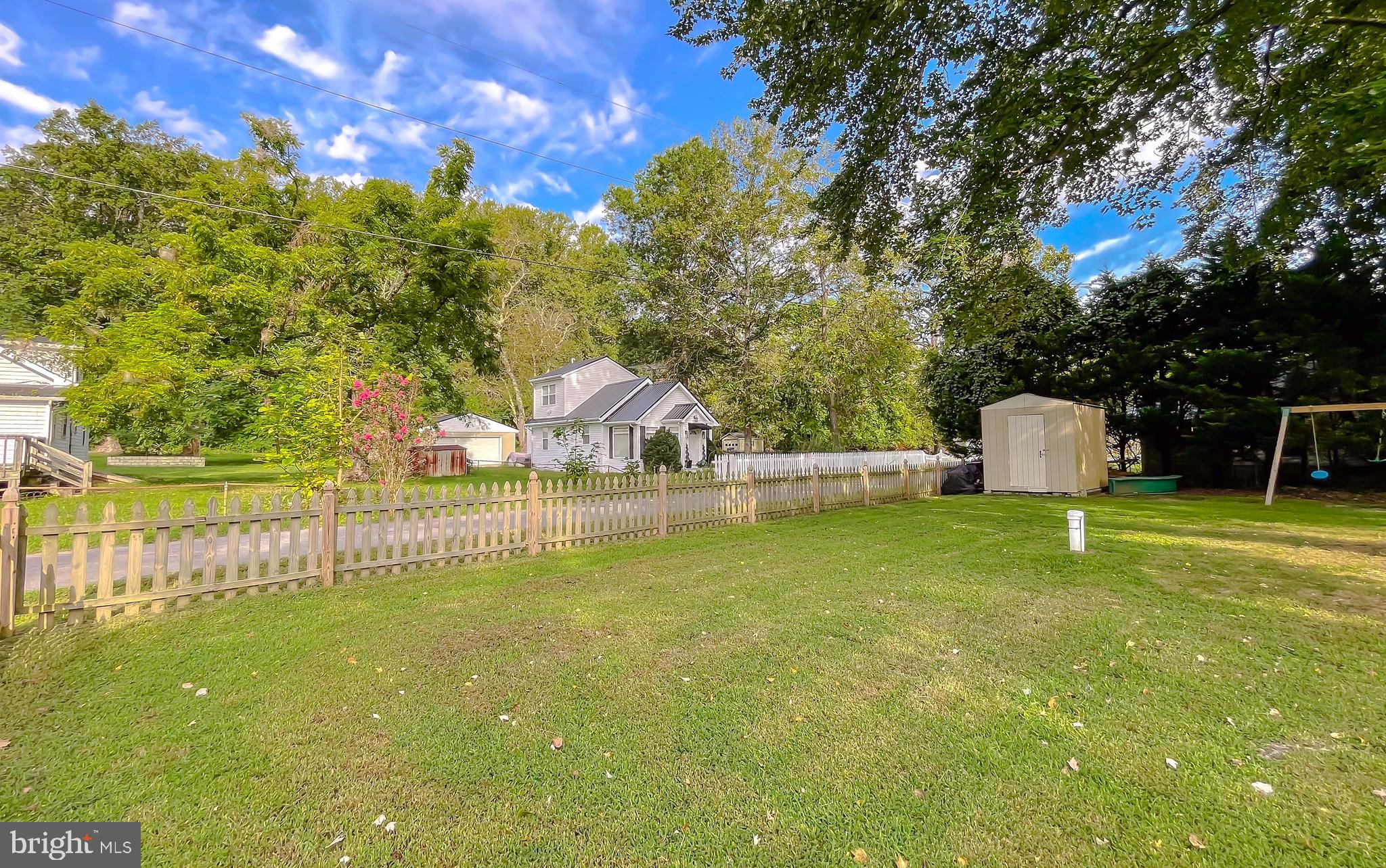 EAGLE HARBOR - Residential