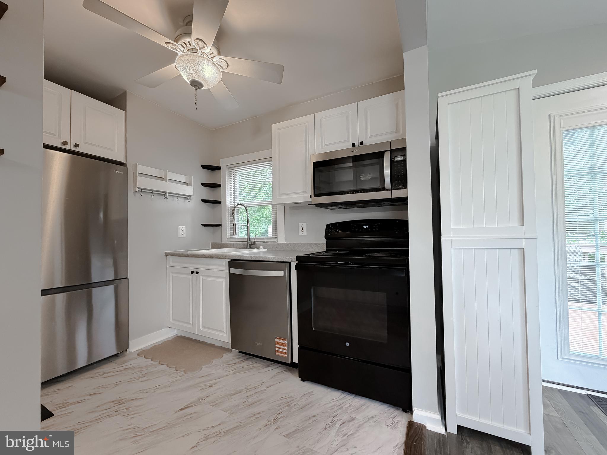 EAGLE HARBOR - Residential