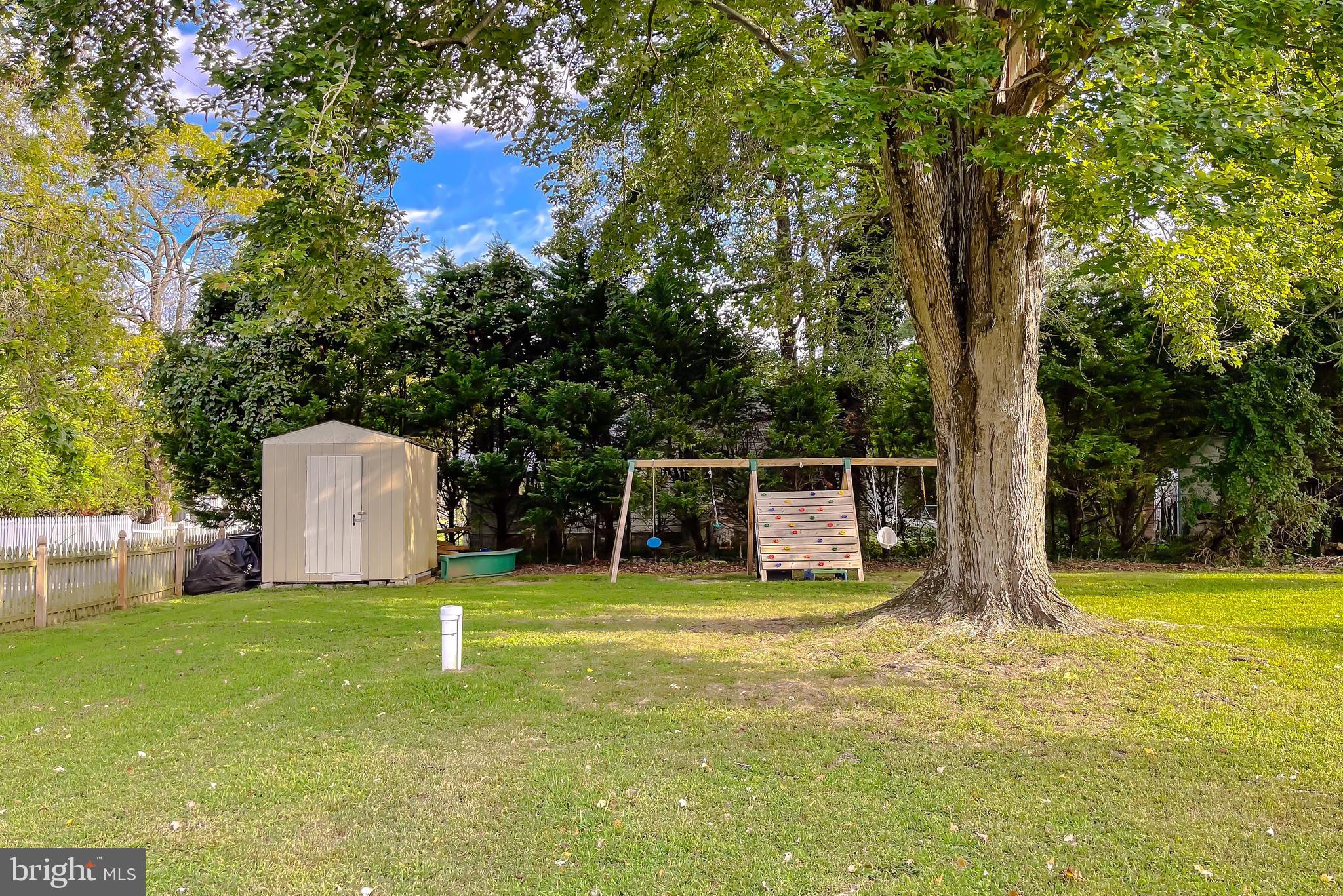 EAGLE HARBOR - Residential