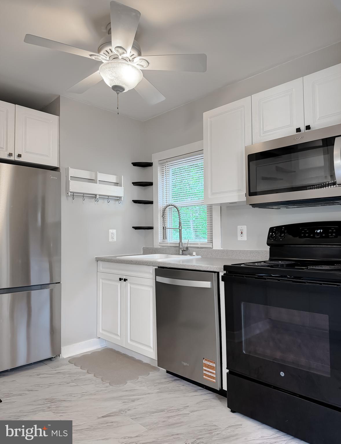 EAGLE HARBOR - Residential