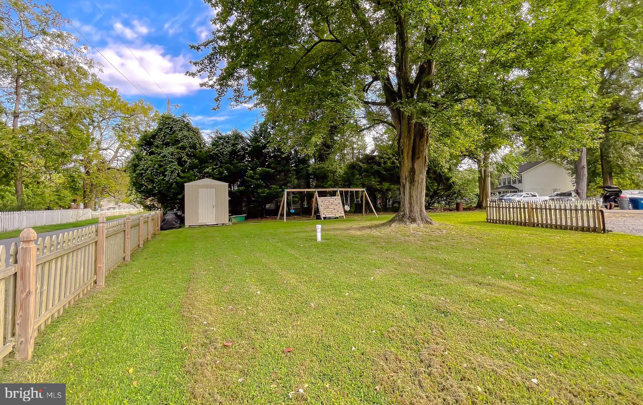 EAGLE HARBOR - Residential