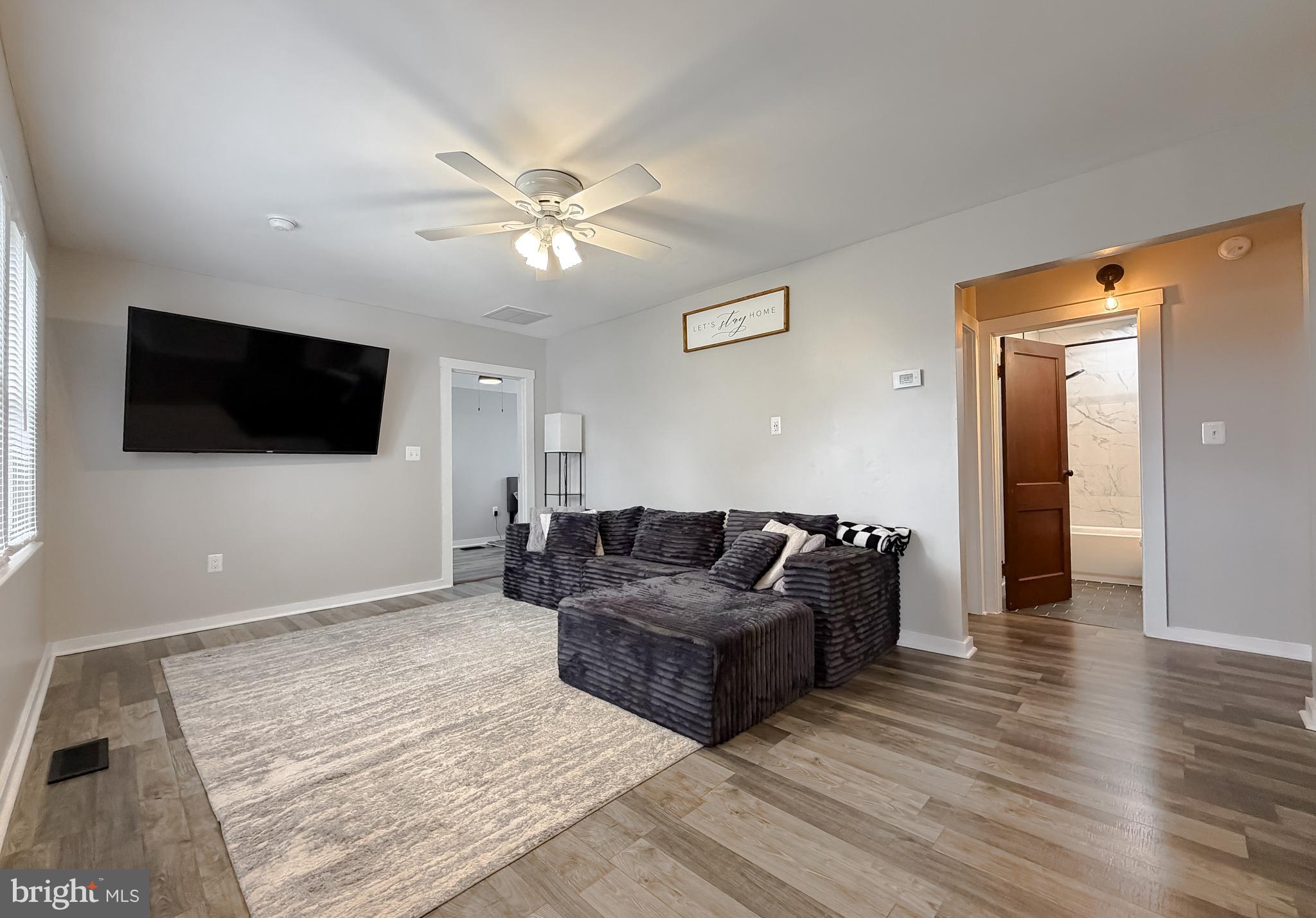 EAGLE HARBOR - Residential