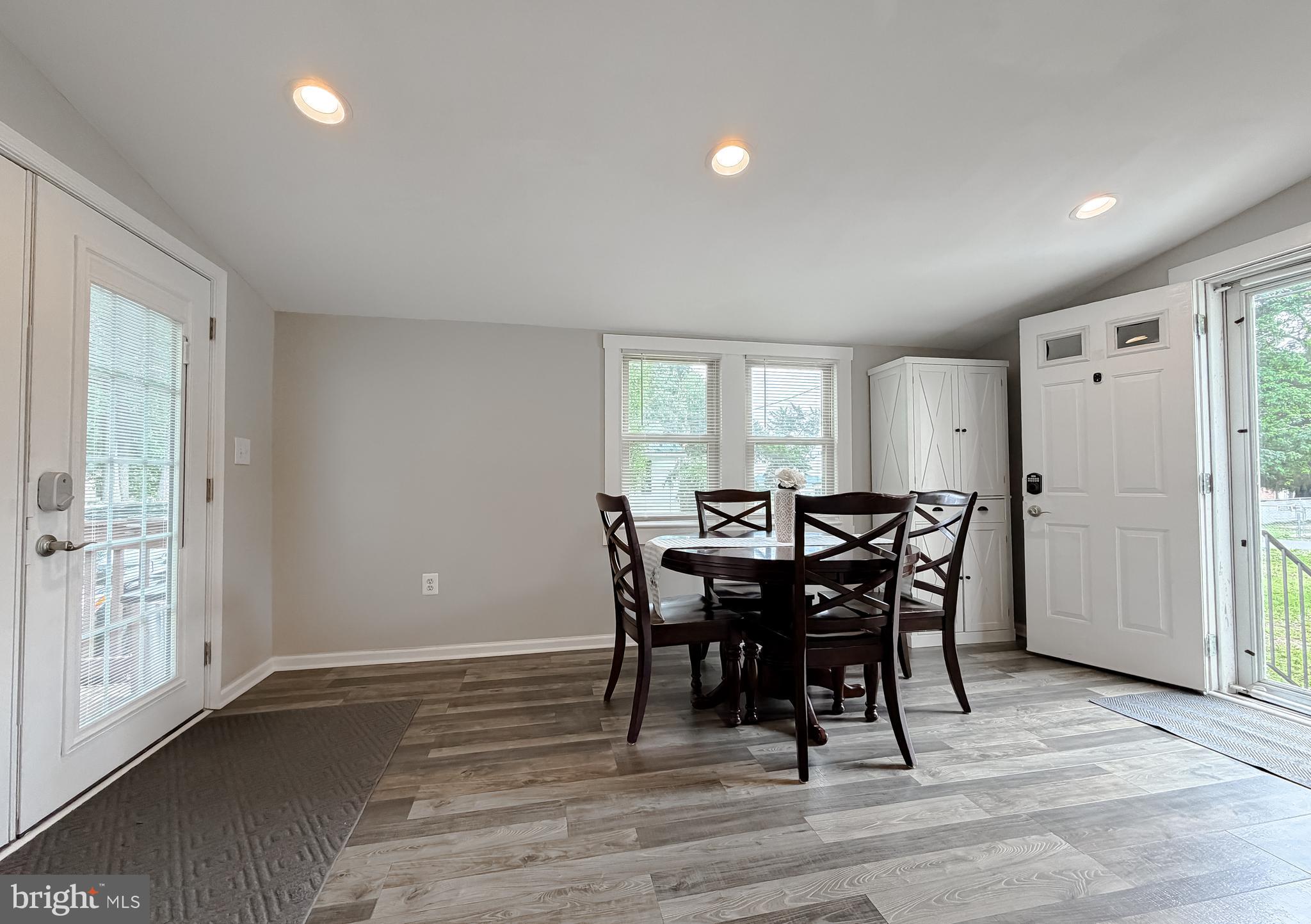 EAGLE HARBOR - Residential