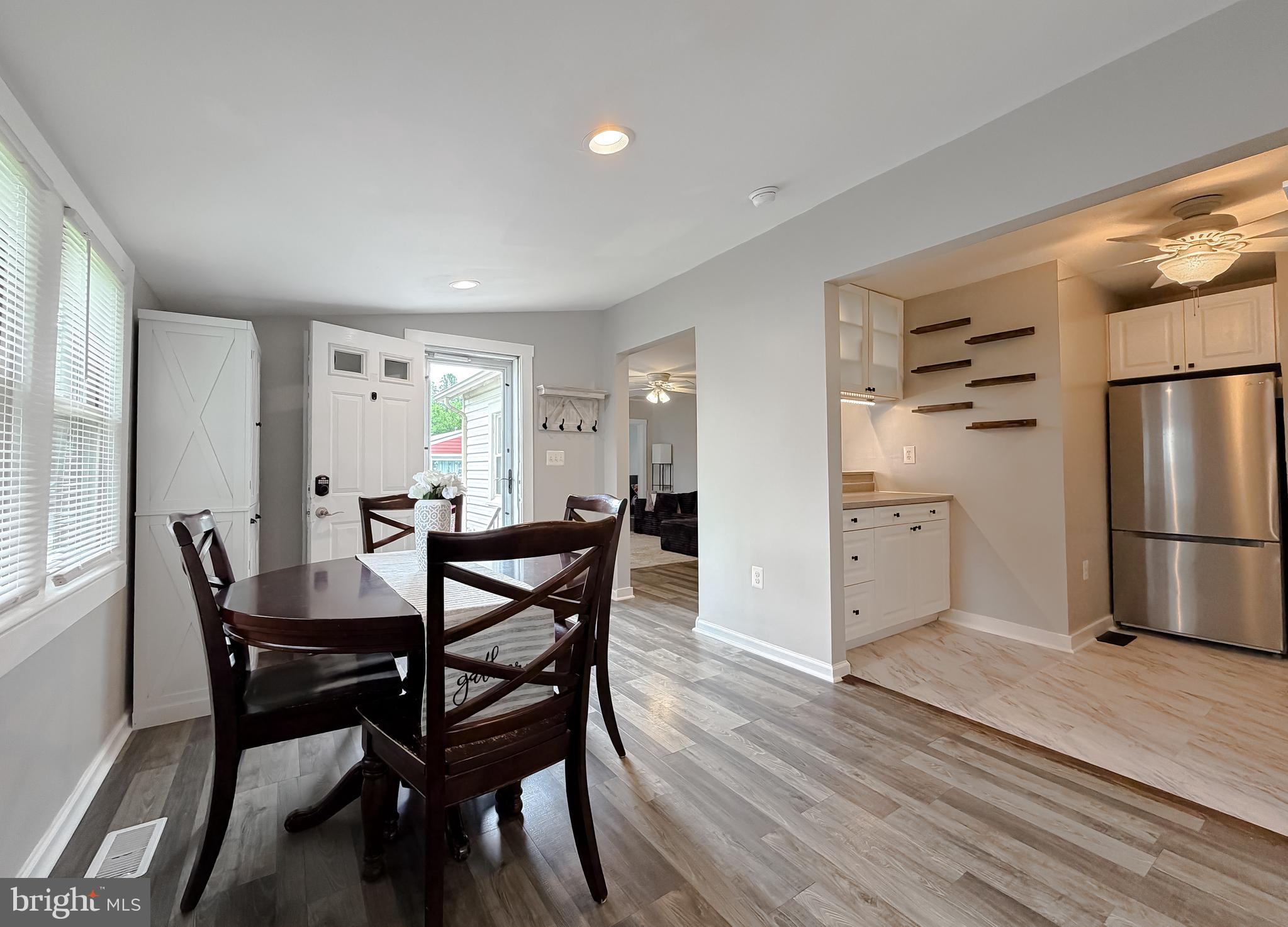 EAGLE HARBOR - Residential