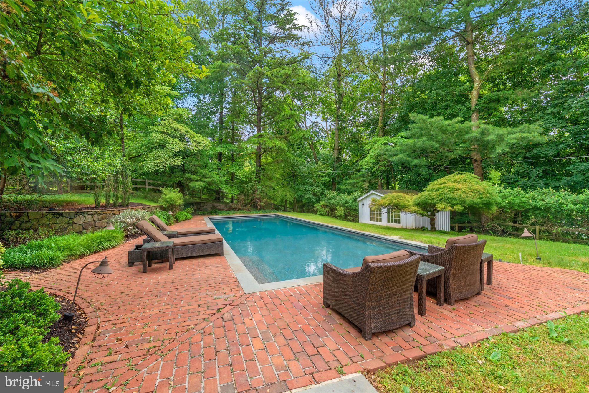 RUXTON - Residential