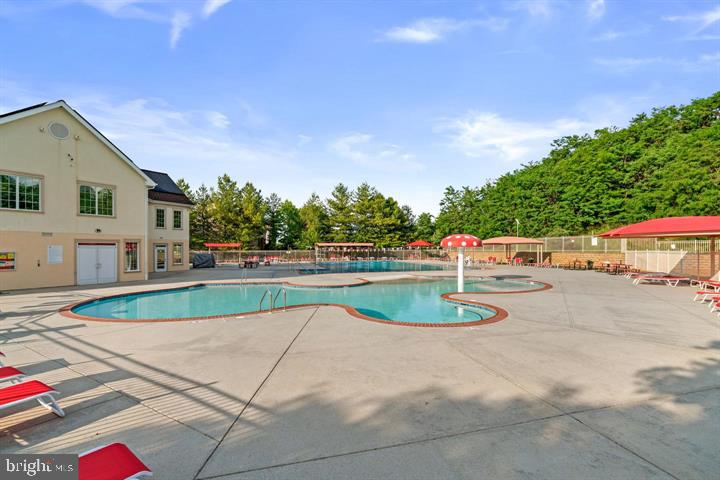 TAYLOR VILLAGE - Residential