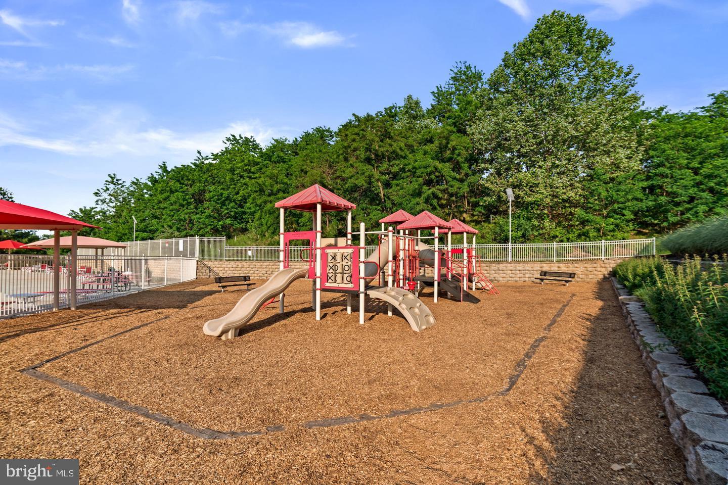 TAYLOR VILLAGE - Residential