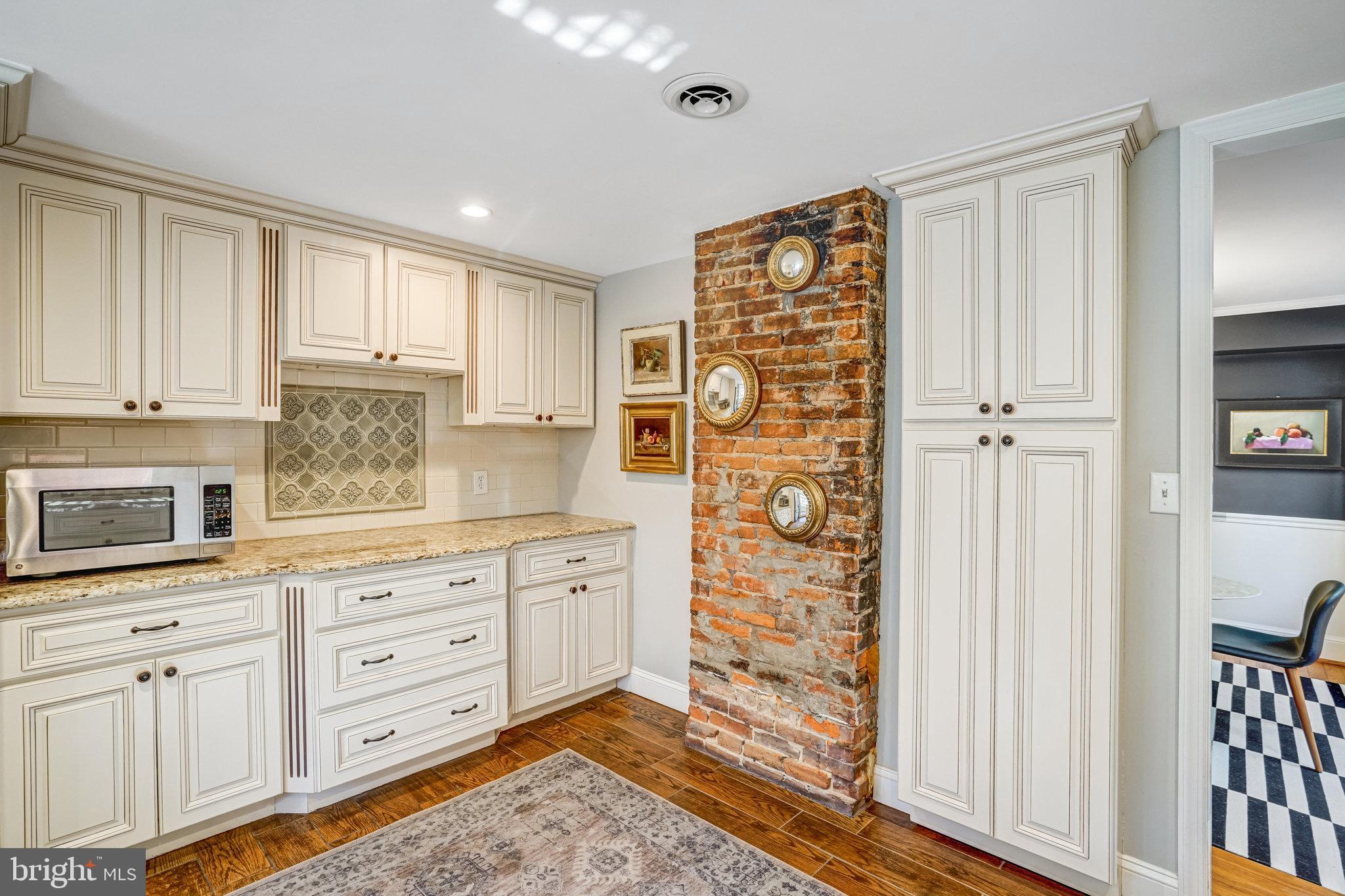 OLD TOWN ALEXANDRIA - Residential