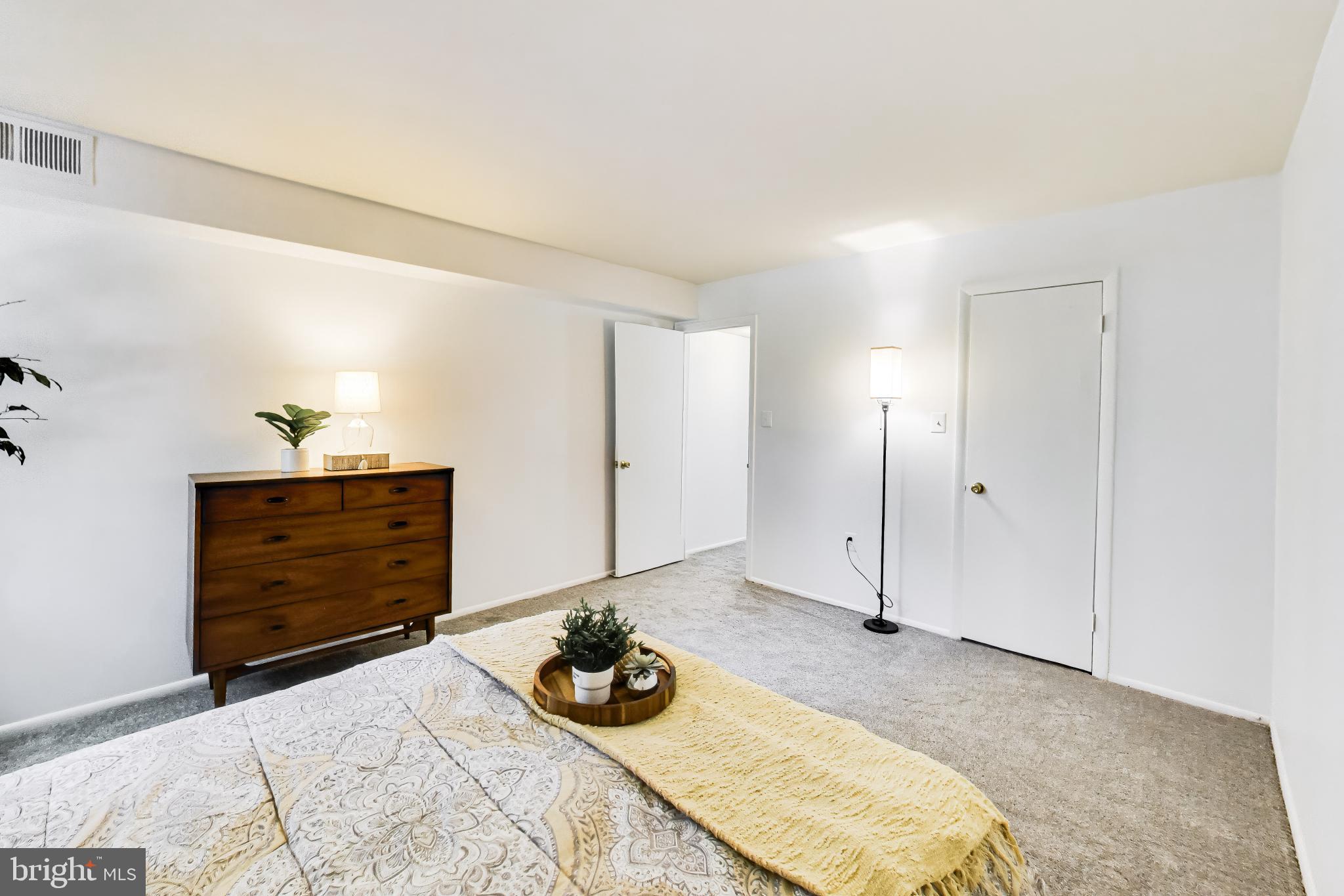 NORTH CREEK VILLAS - Residential