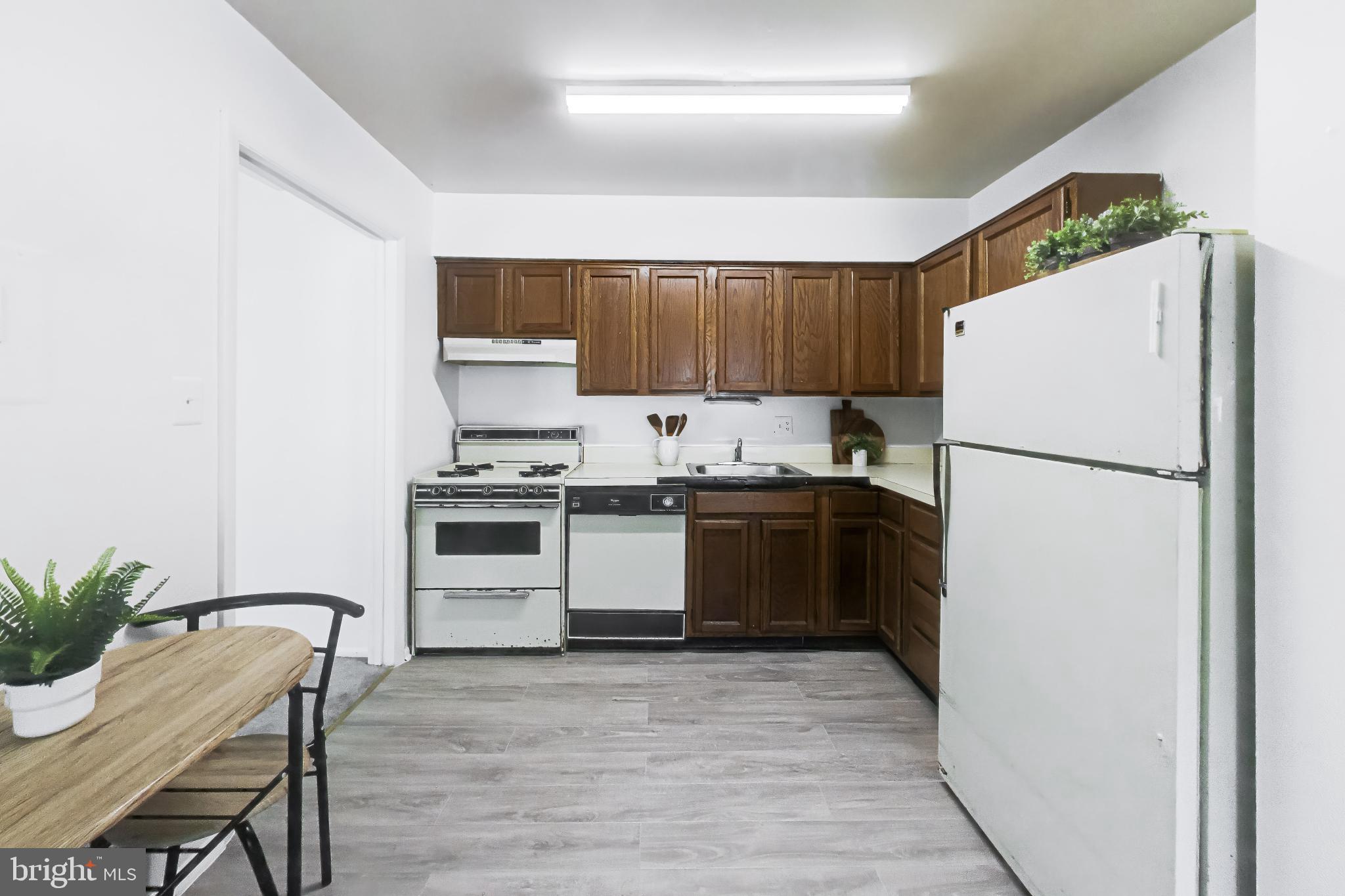 NORTH CREEK VILLAS - Residential