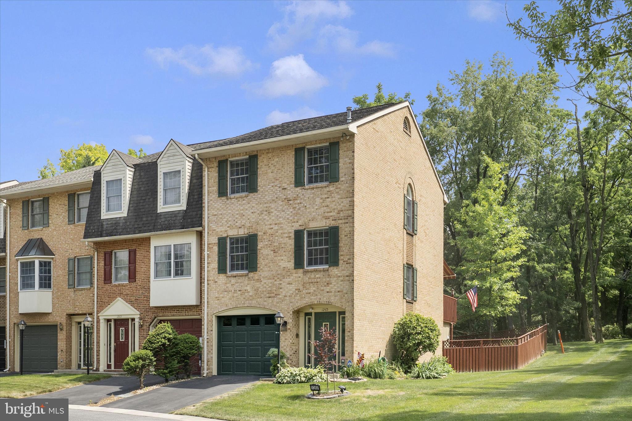 NORTH GATE TOWNE HOMES - Residential