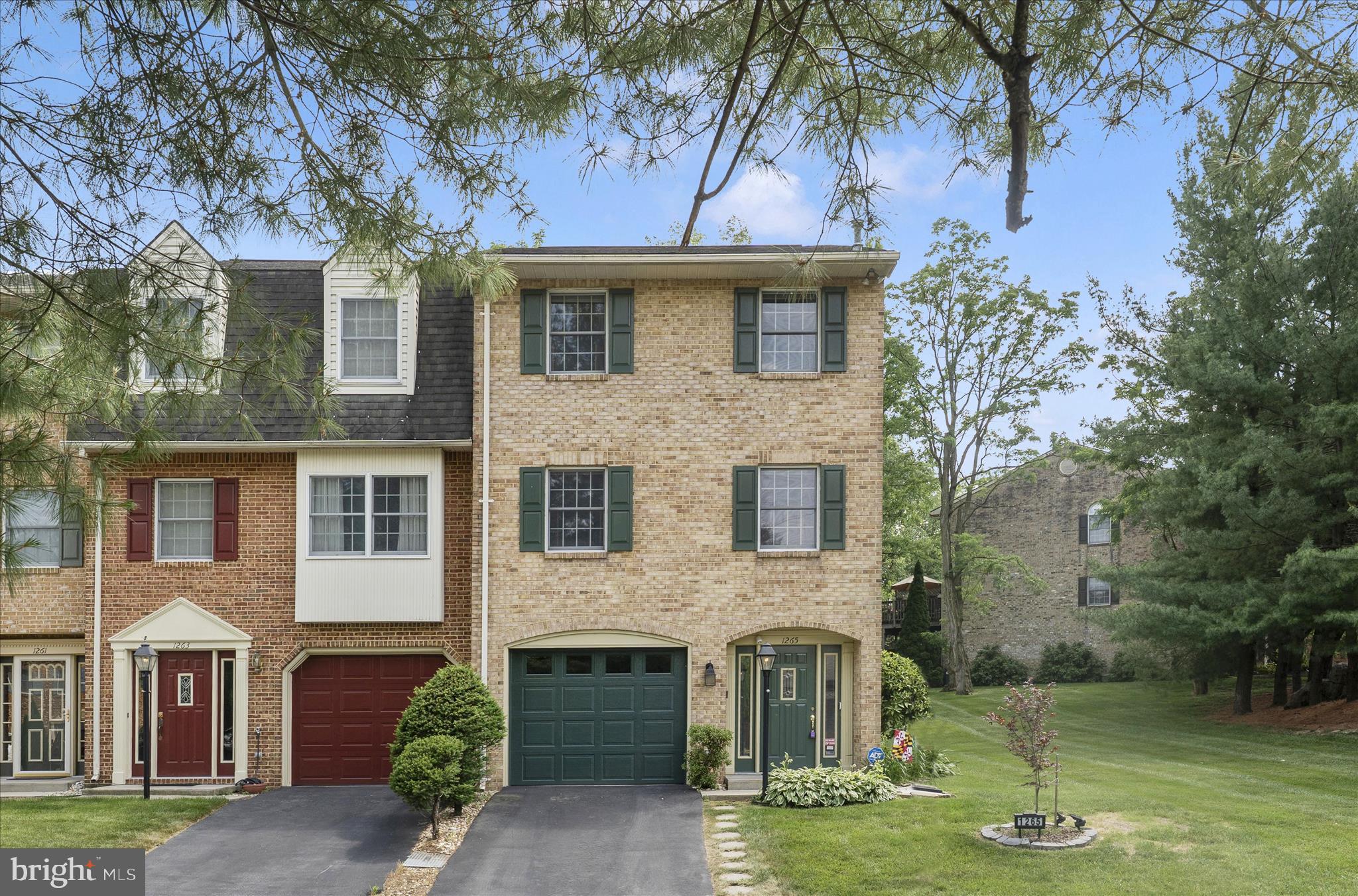 NORTH GATE TOWNE HOMES - Residential