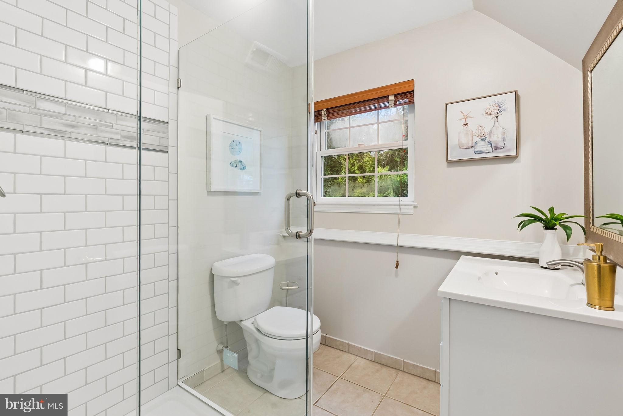 HILLSMERE SHORES - Residential
