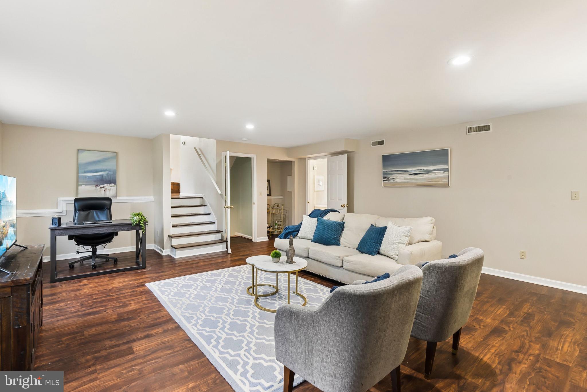 HILLSMERE SHORES - Residential