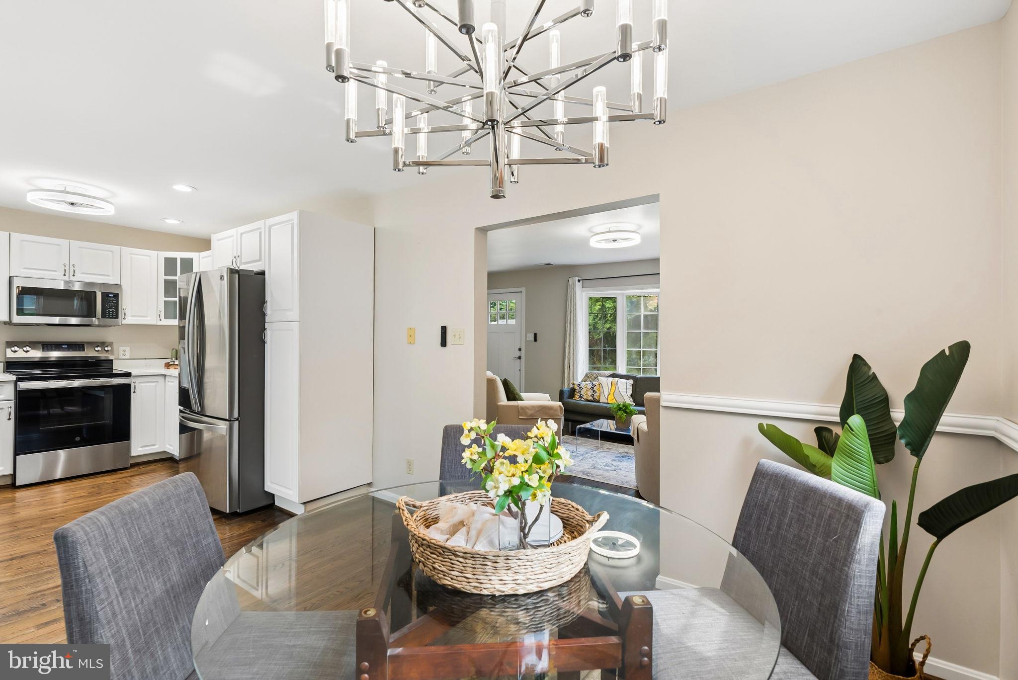 HILLSMERE SHORES - Residential