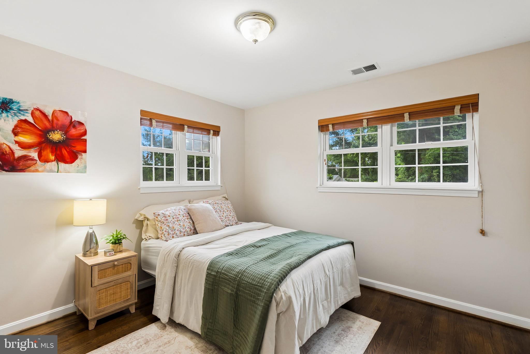 HILLSMERE SHORES - Residential