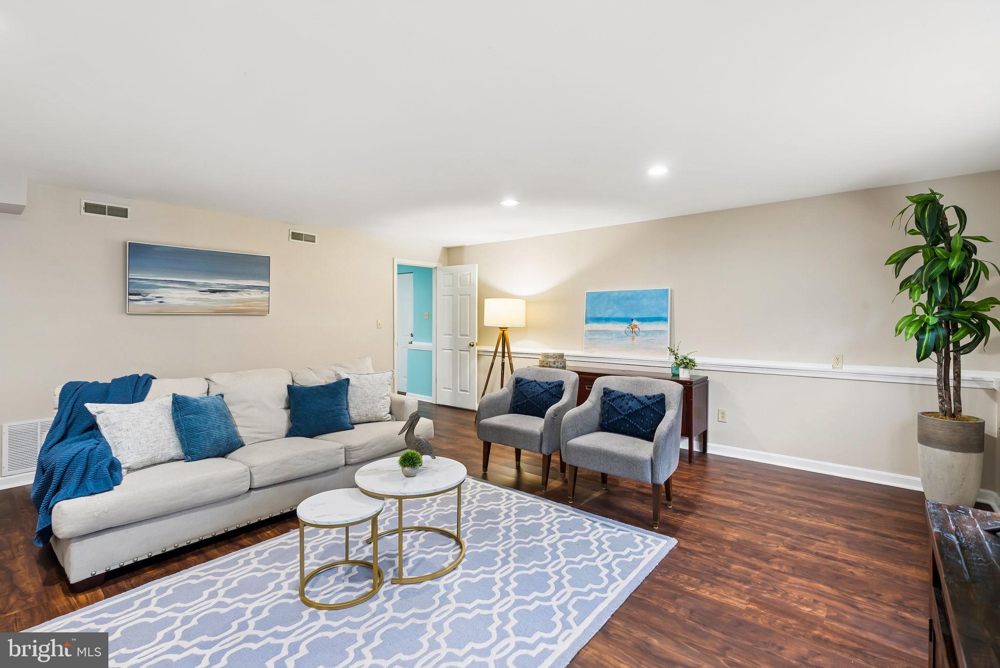 HILLSMERE SHORES - Residential