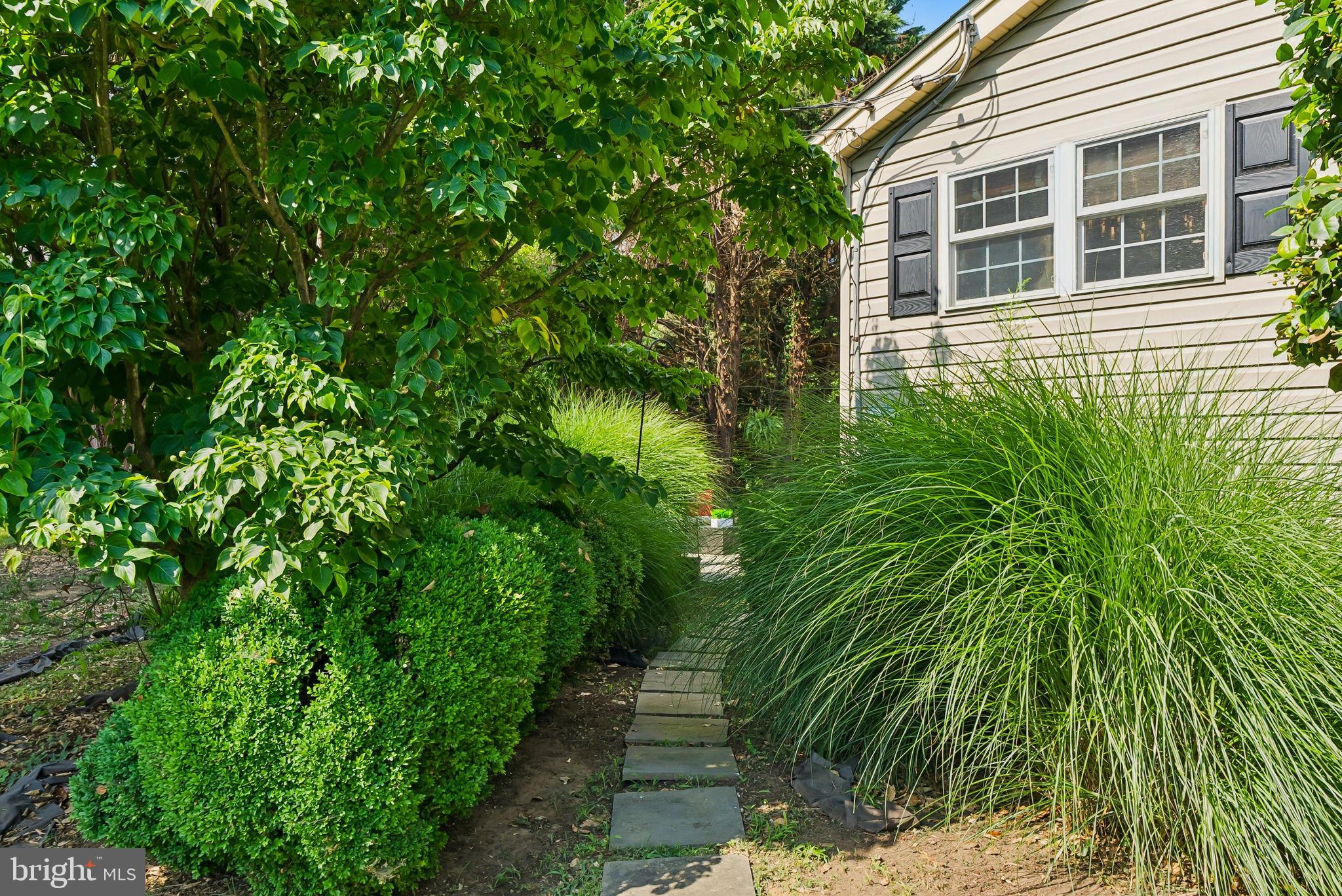 HILLSMERE SHORES - Residential