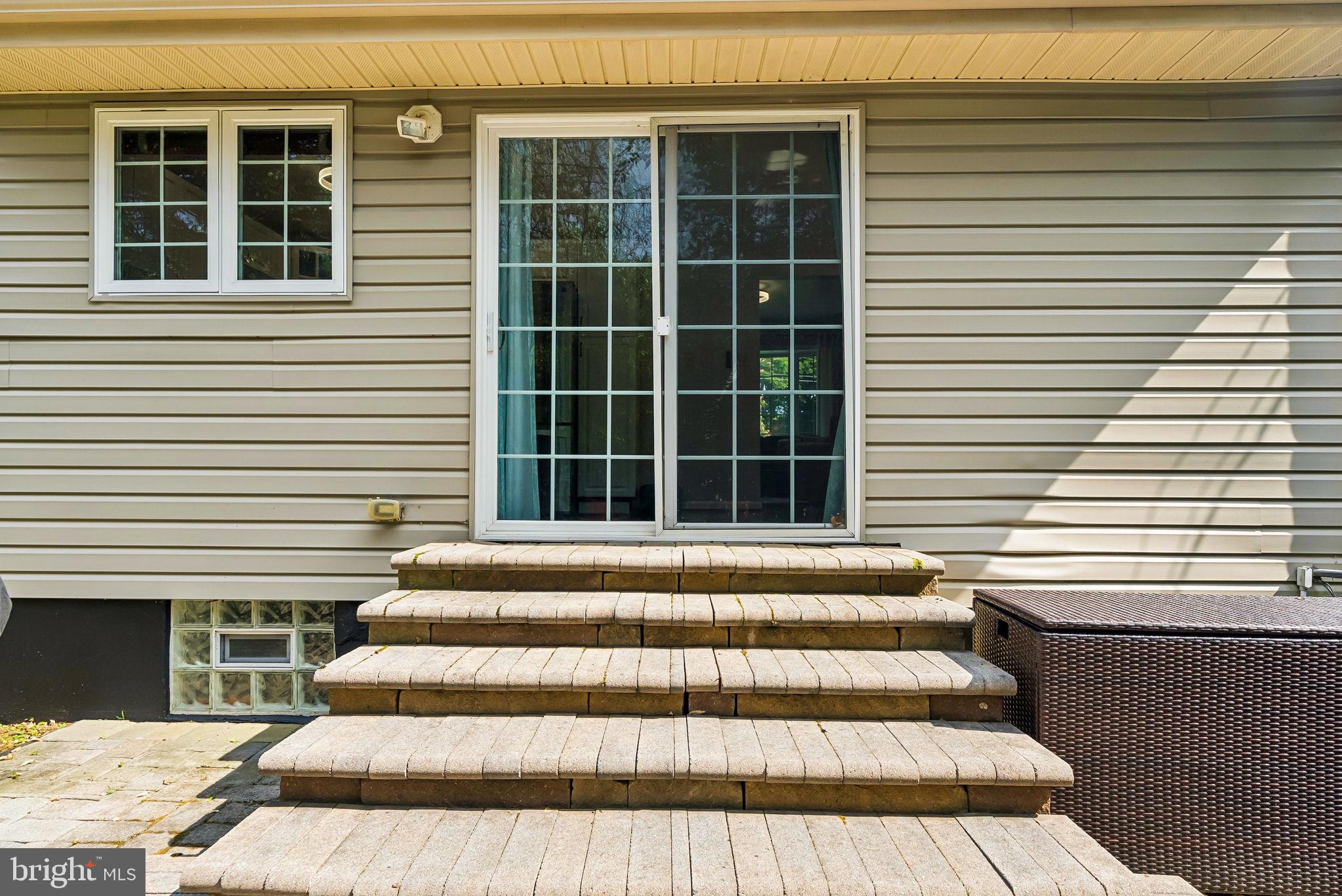 HILLSMERE SHORES - Residential