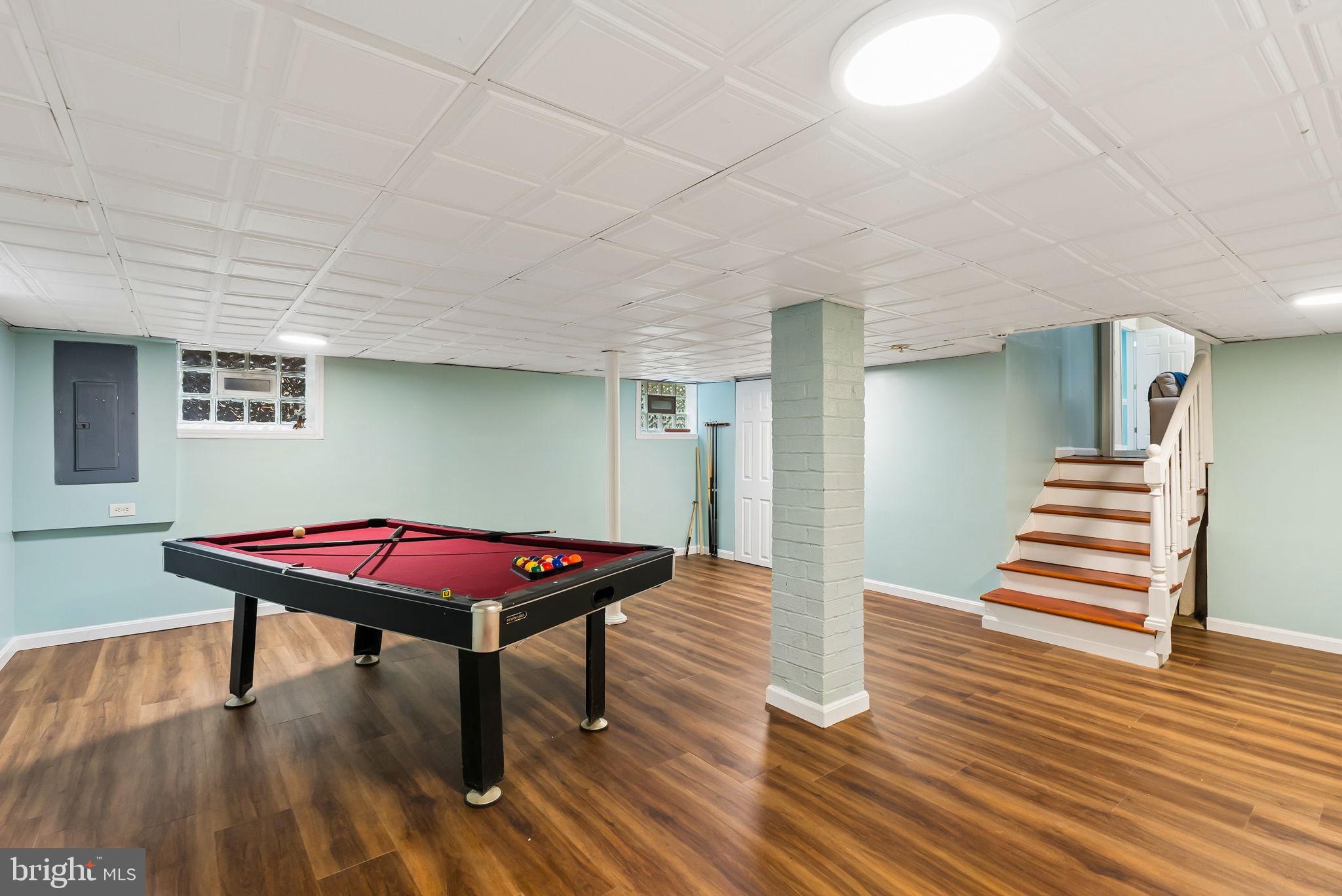 HILLSMERE SHORES - Residential