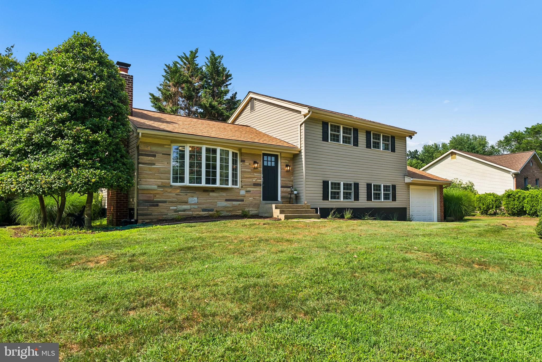 HILLSMERE SHORES - Residential
