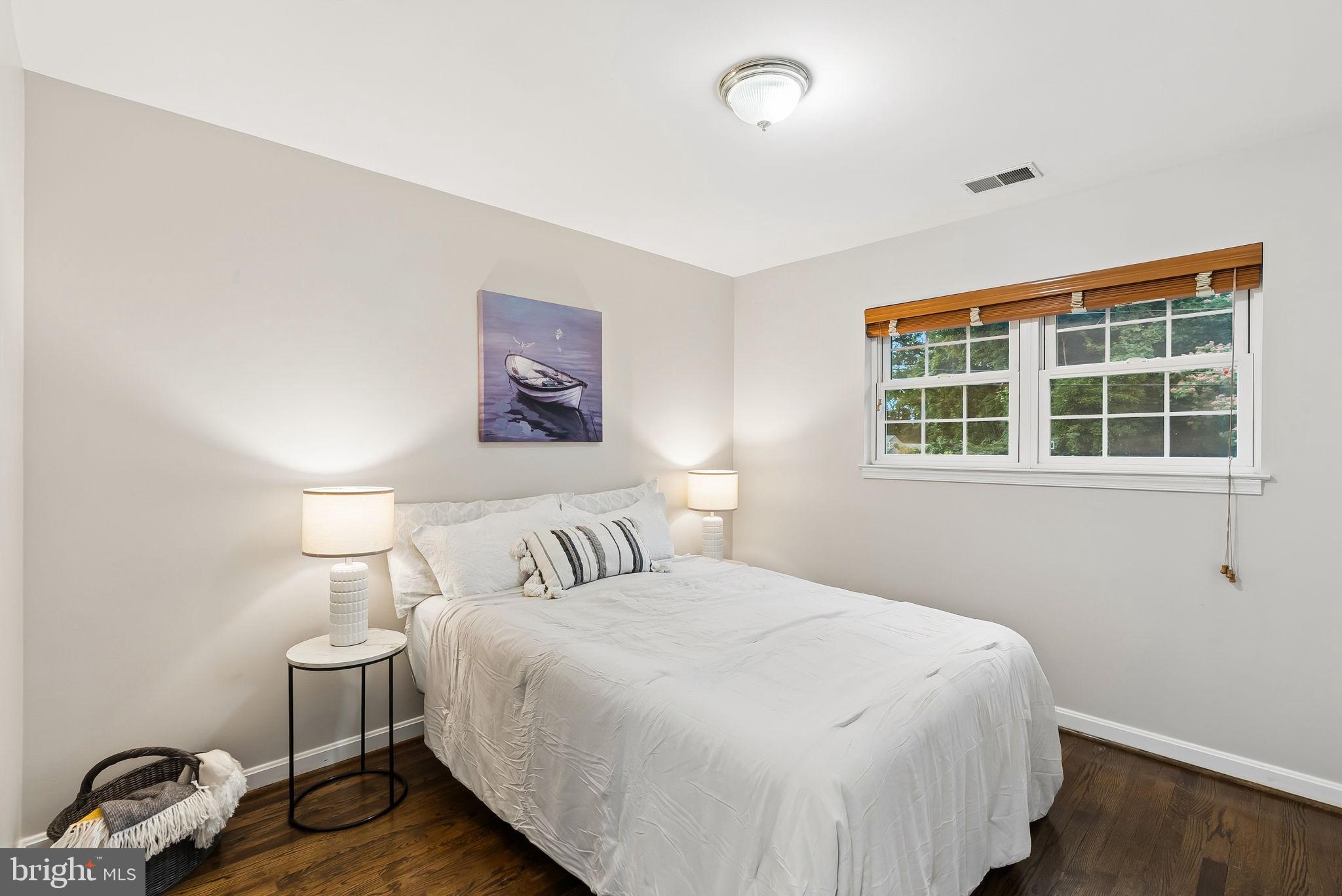 HILLSMERE SHORES - Residential