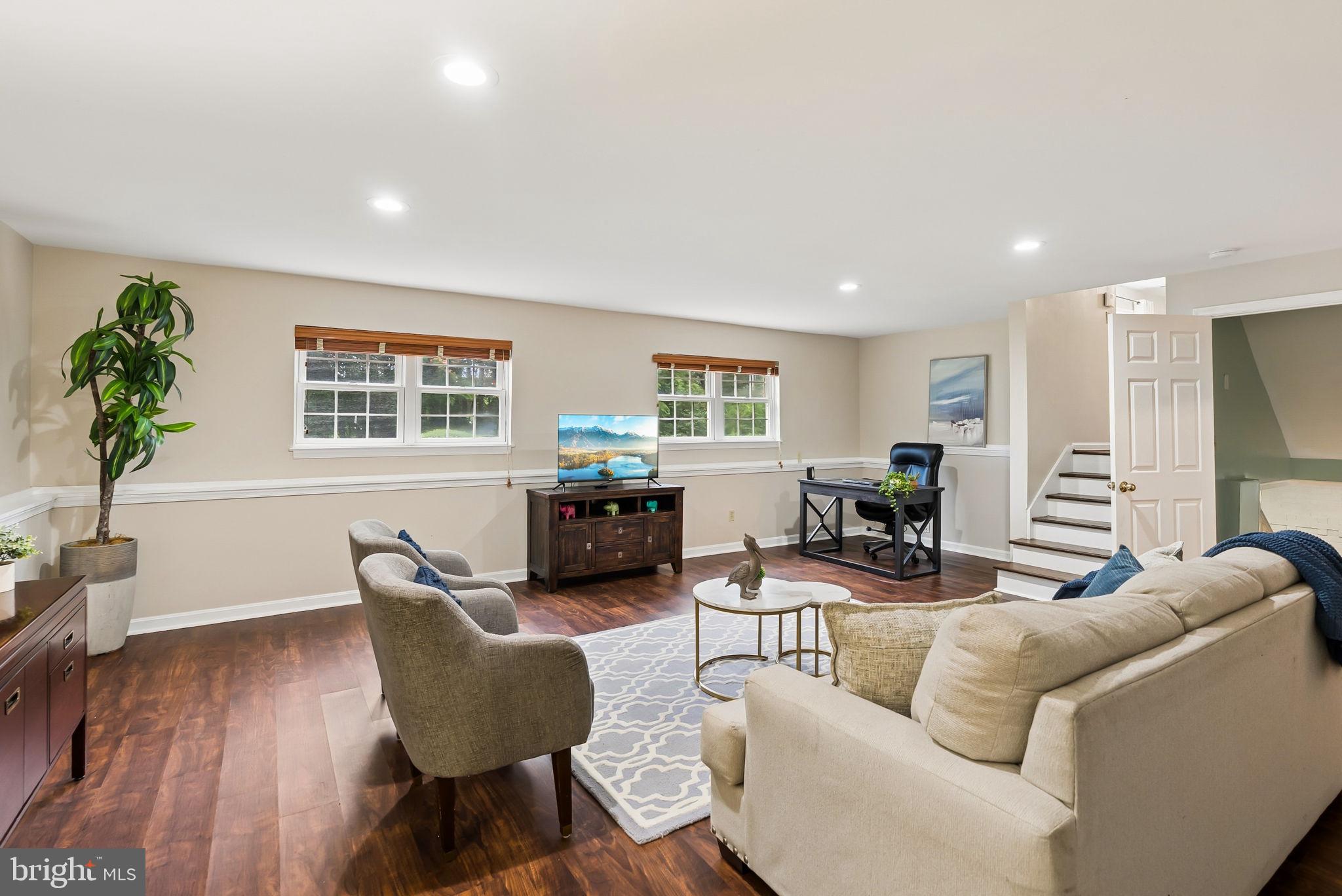 HILLSMERE SHORES - Residential