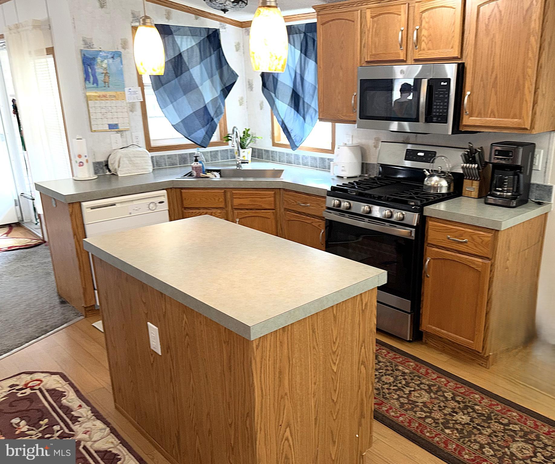 ARUNDEL MOBILE VILLAGE - Residential